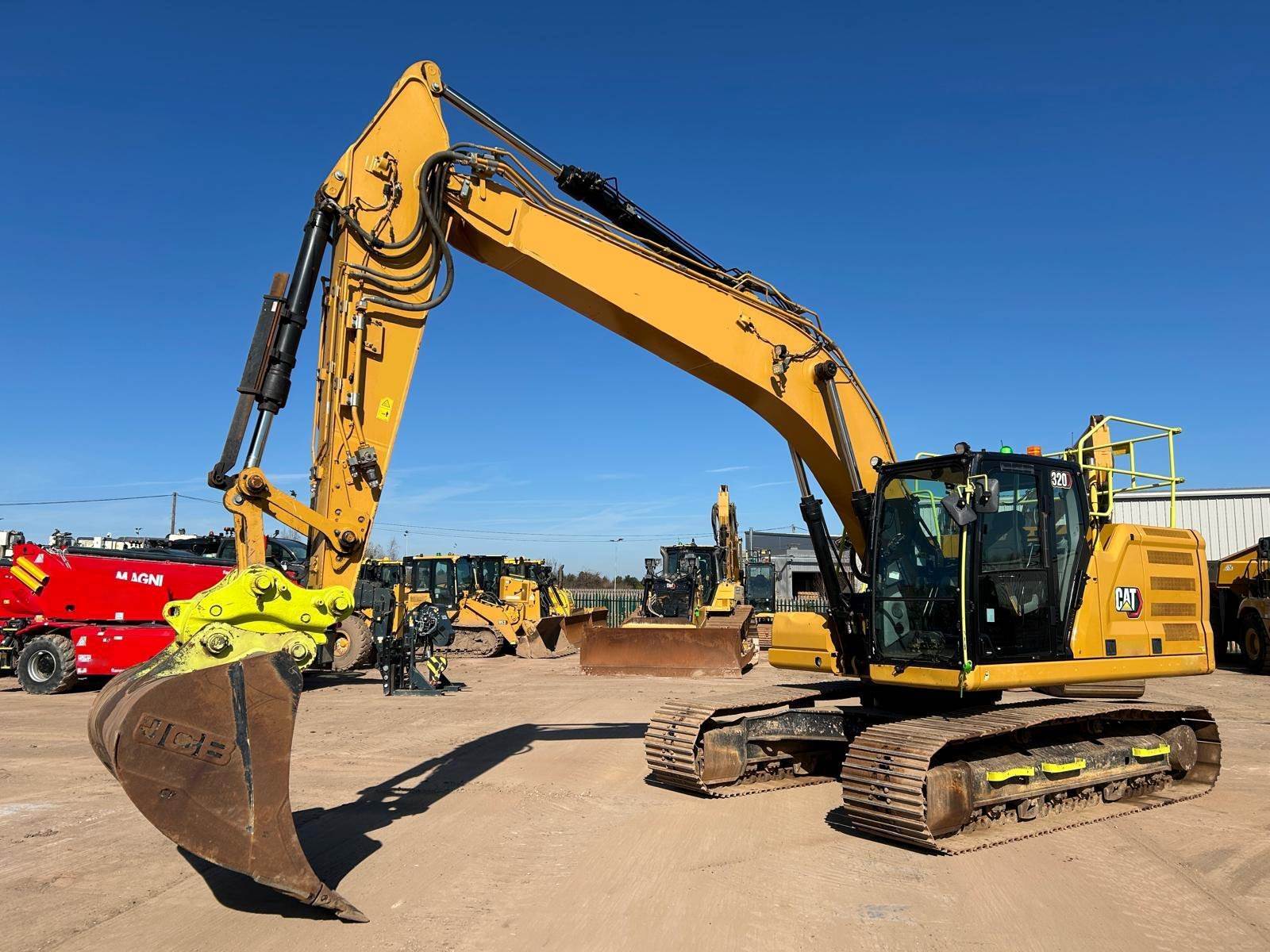 2020 Caterpillar 320 in Santiago