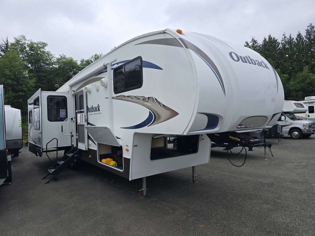 2011 Keystone Outback 330FRL RV