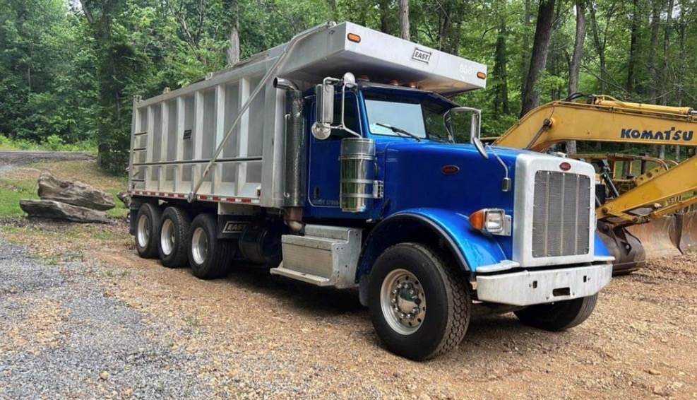 2013 Peterbilt 367 in Wayne, MI
