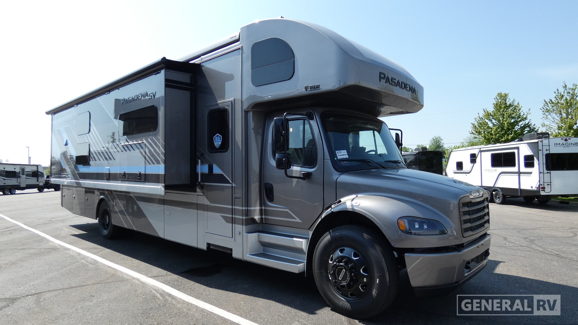2026 Thor Motor Coach PASADENA SV 38XL in wixom MI