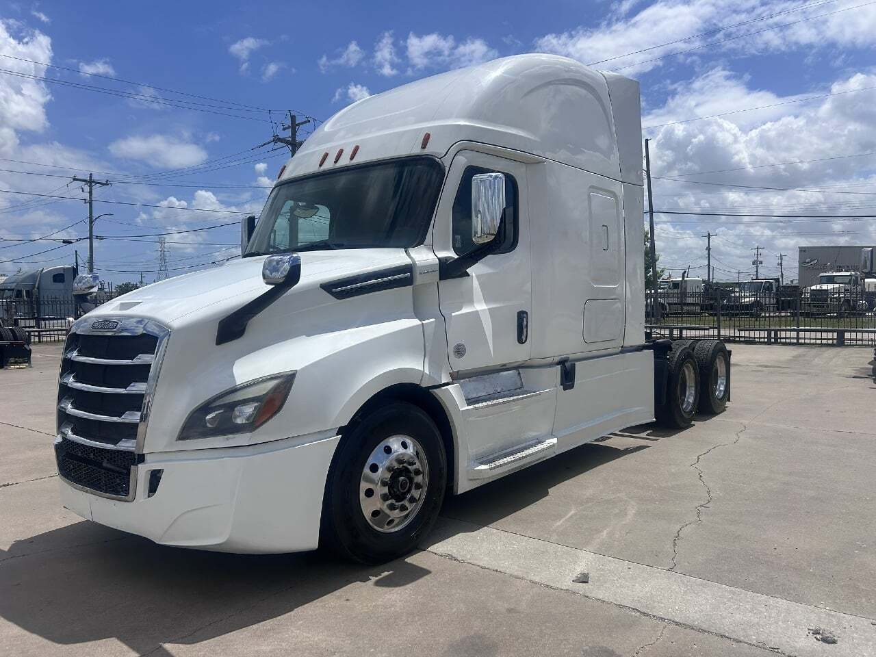 2020 FREIGHTLINER CASCADIA 126 in Houston, TX