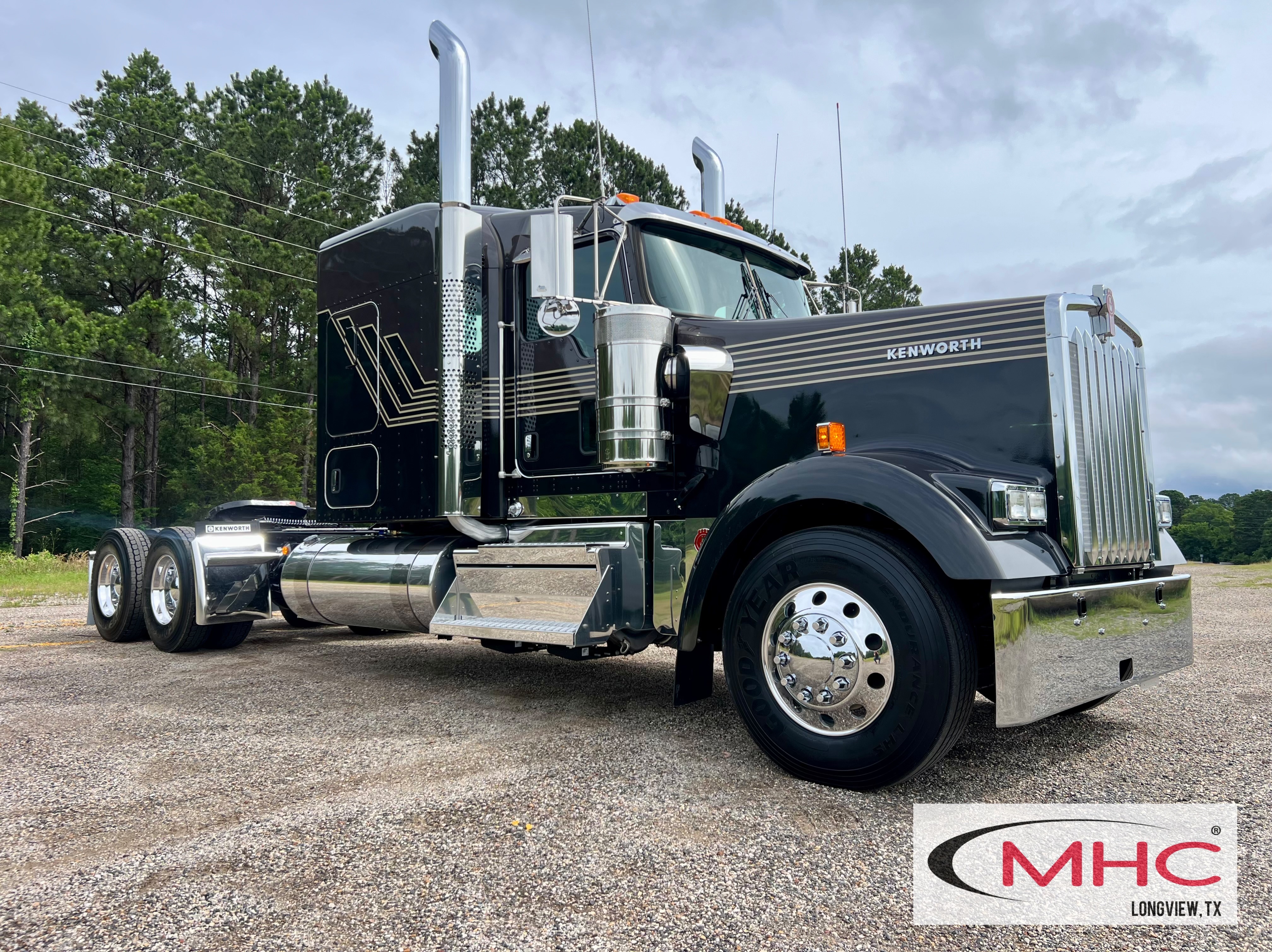 2027 KENWORTH W900L in Longview, TX