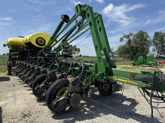 2006 John Deere 1770NT CCS in Vincennes, IN
