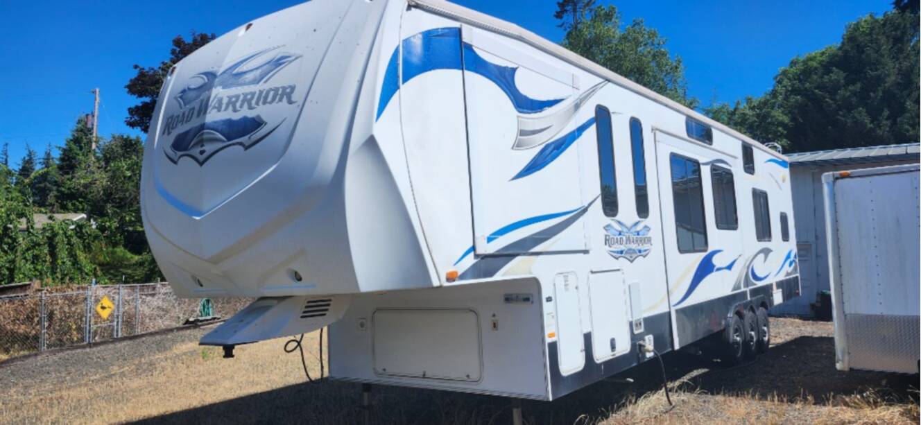 A photo of this 2011 Heartland Road Warrior 361