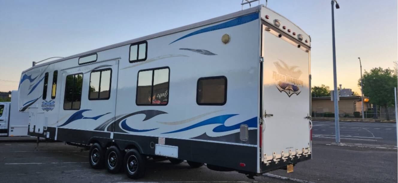 A photo of this 2011 Heartland Road Warrior 361