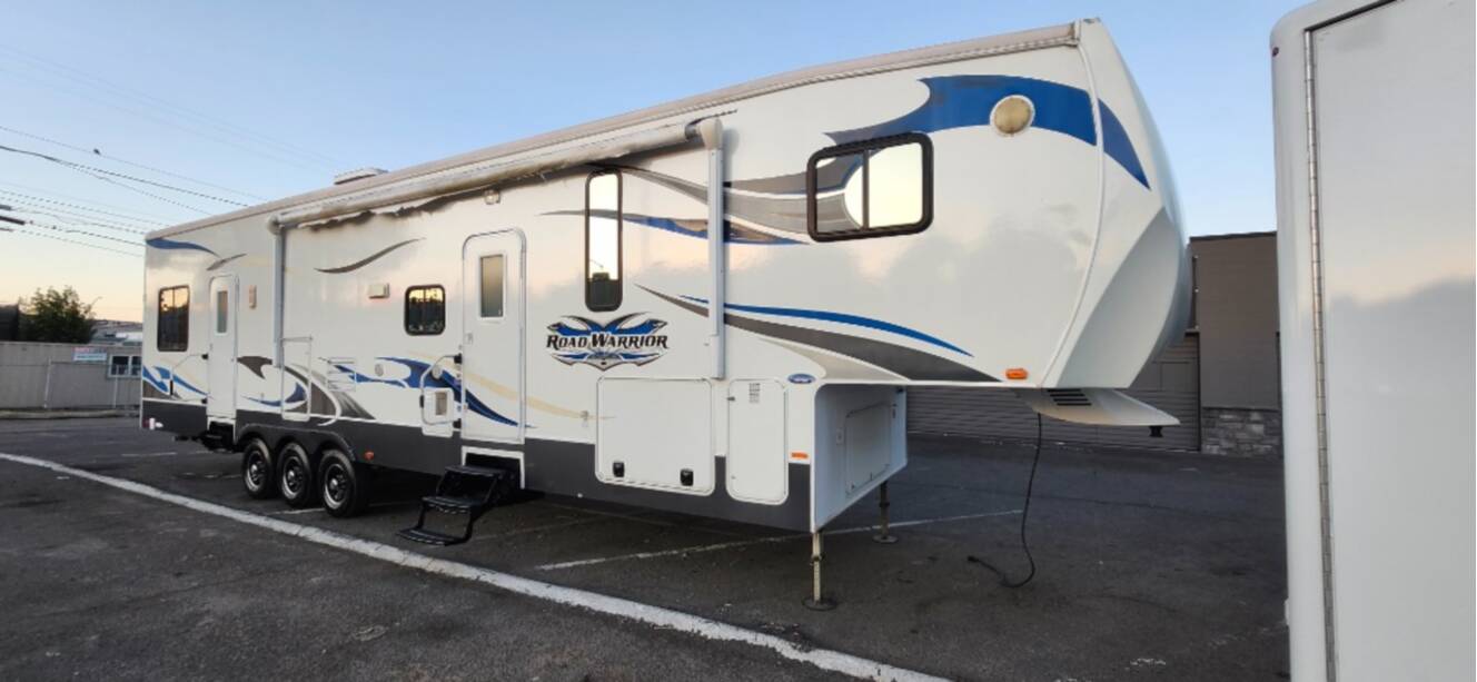A photo of this 2011 Heartland Road Warrior 361