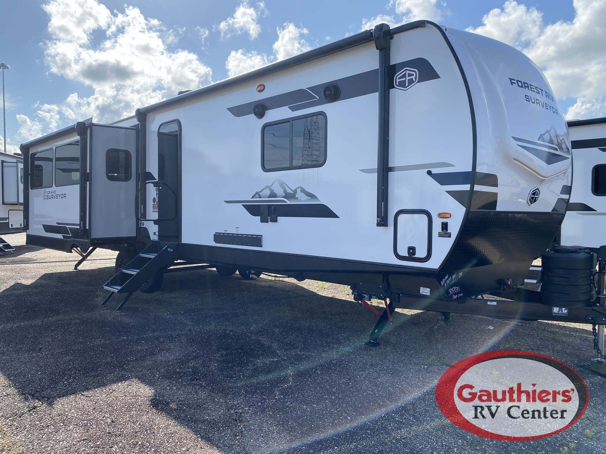 2026 Forest River GRAND SURVEYOR 305RLBS in scott LA