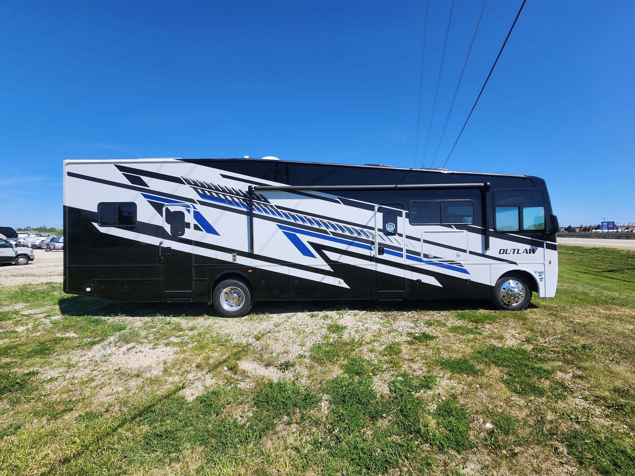 2027 Thor Motor Coach Outlaw Wild West Edition 38K in sturtevant WI