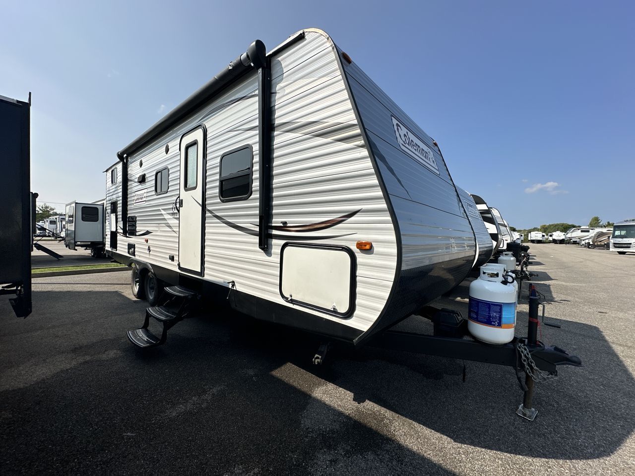 2017 Dutchmen COLEMAN LANTERN SERIES 314BH in west seneca NY