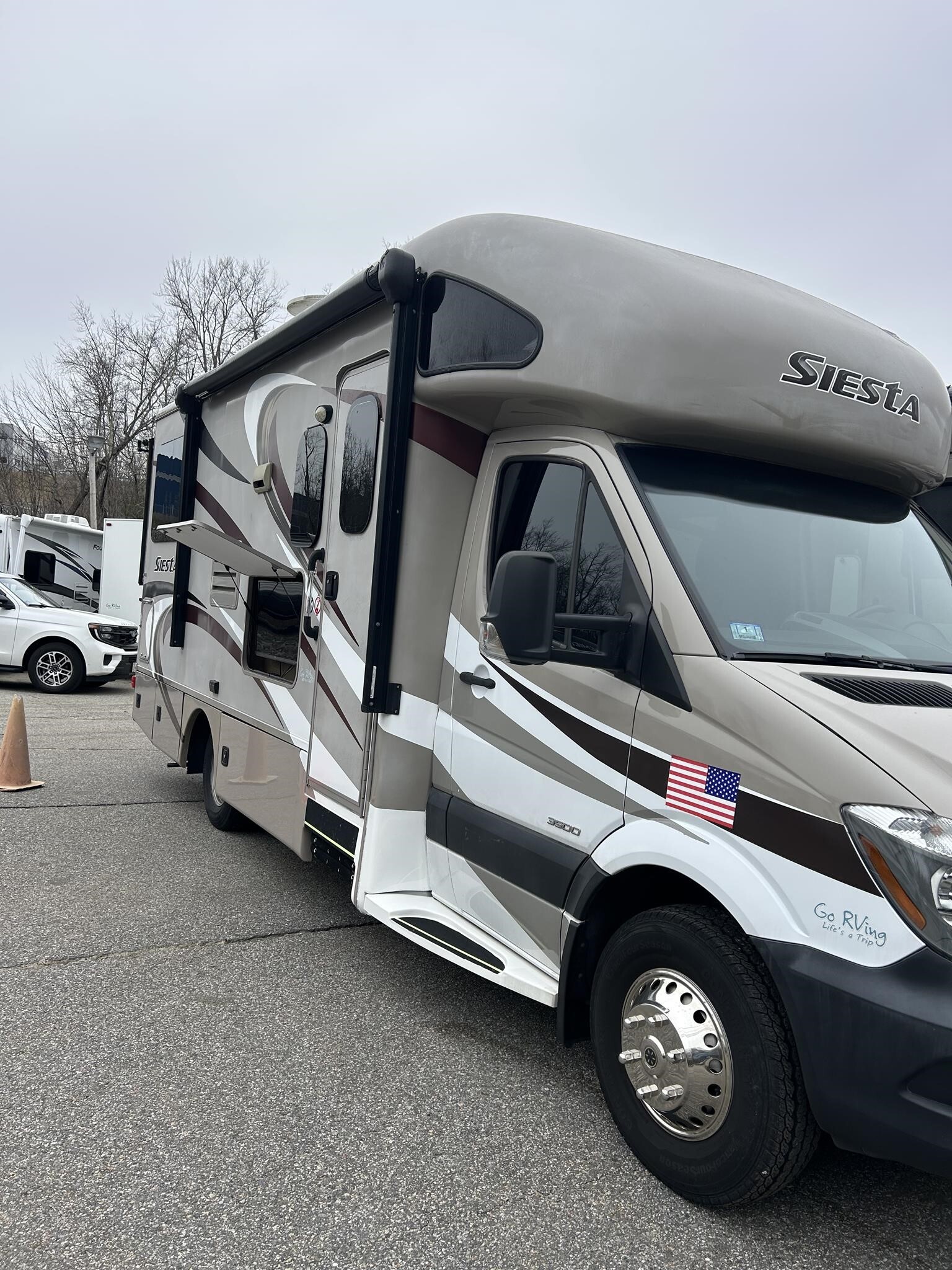 2015 Thor Motor Coach SIESTA 24SR in boylston MA