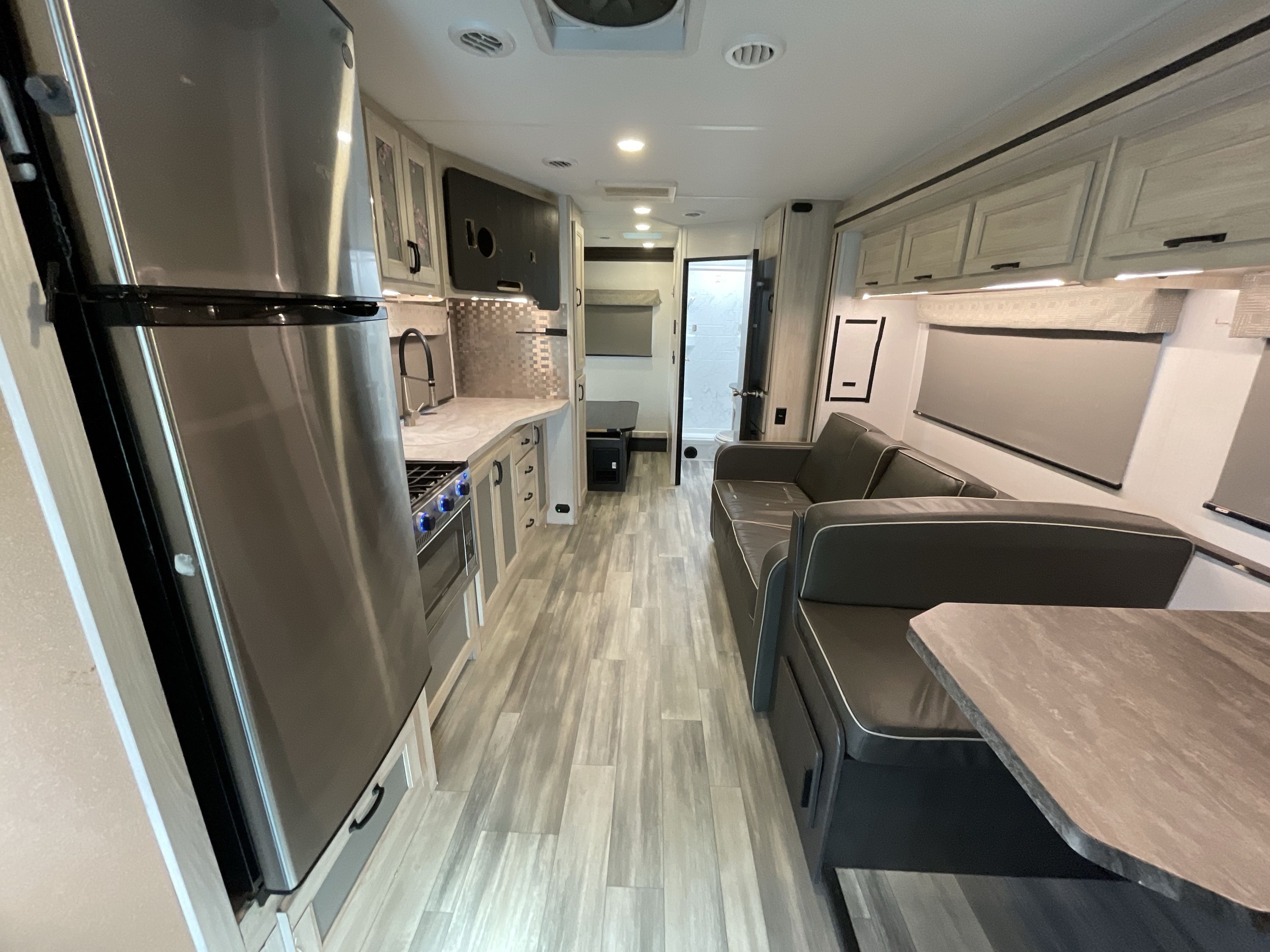 2023 Forest River SUNSEEKER LE 2550DSF 2550DSLE in alvarado TX