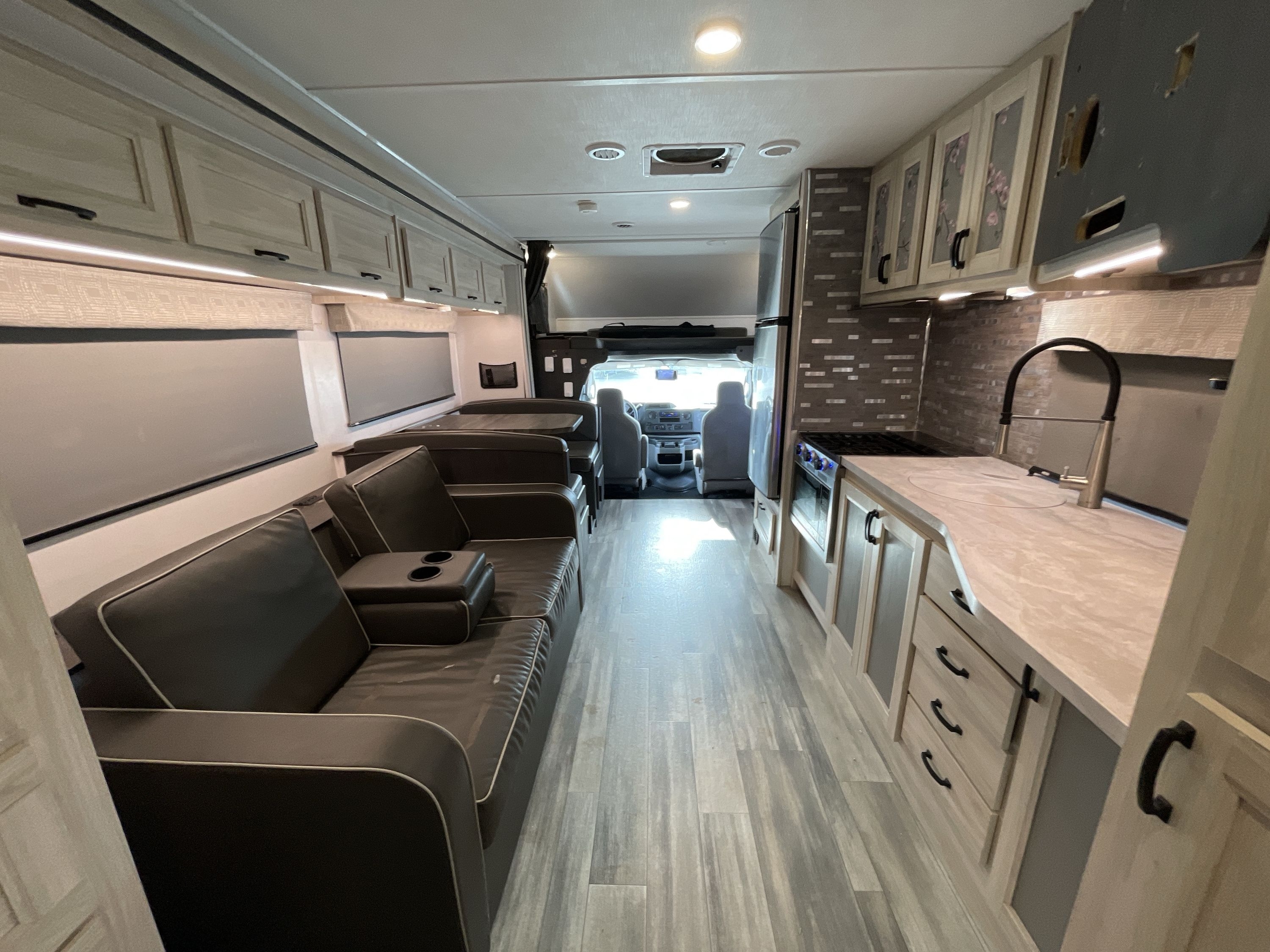 2023 Forest River SUNSEEKER LE 2550DSF 2550DSLE in alvarado TX