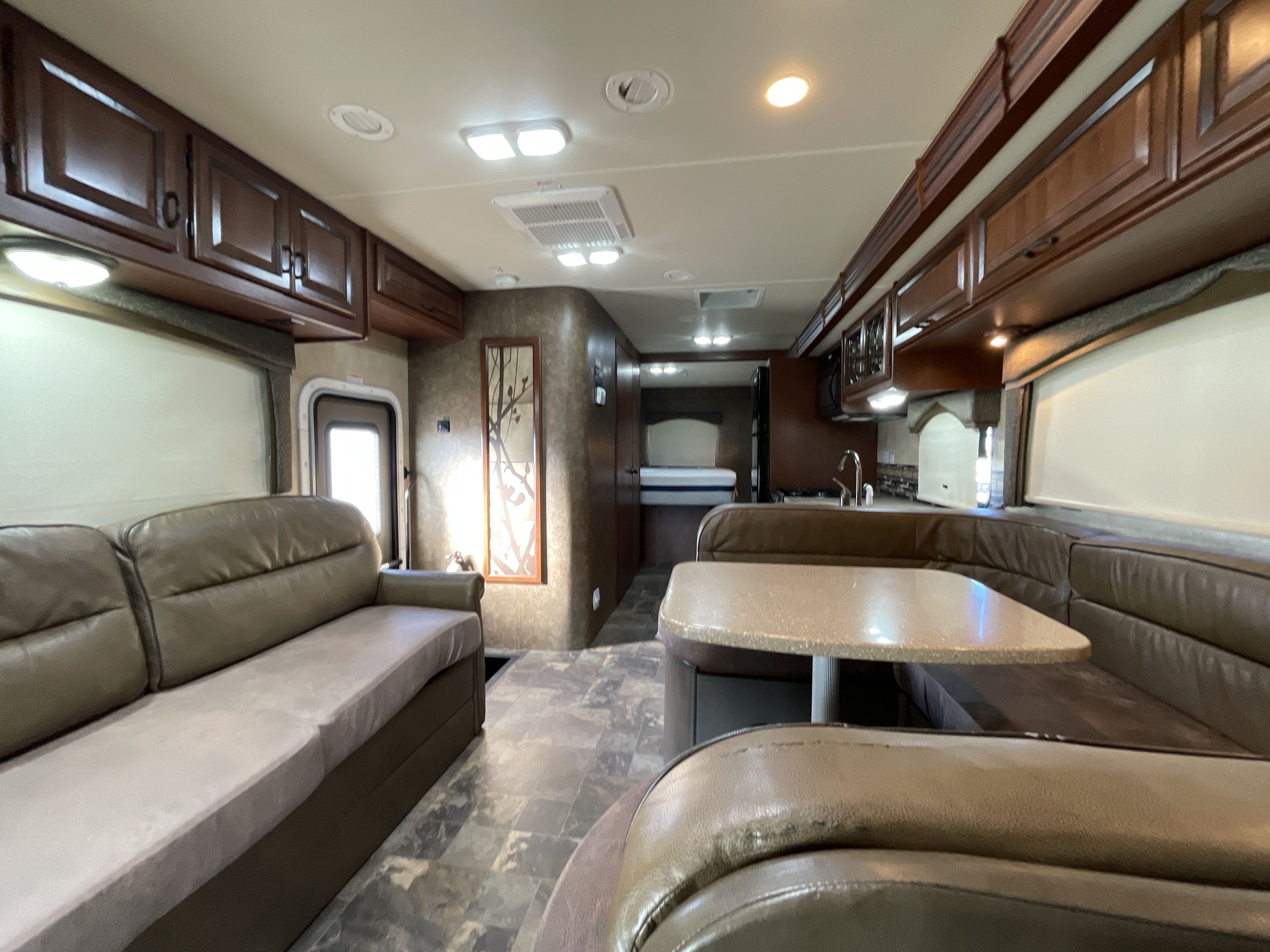 2013 Thor CHATEAU 33SW in summerset SD