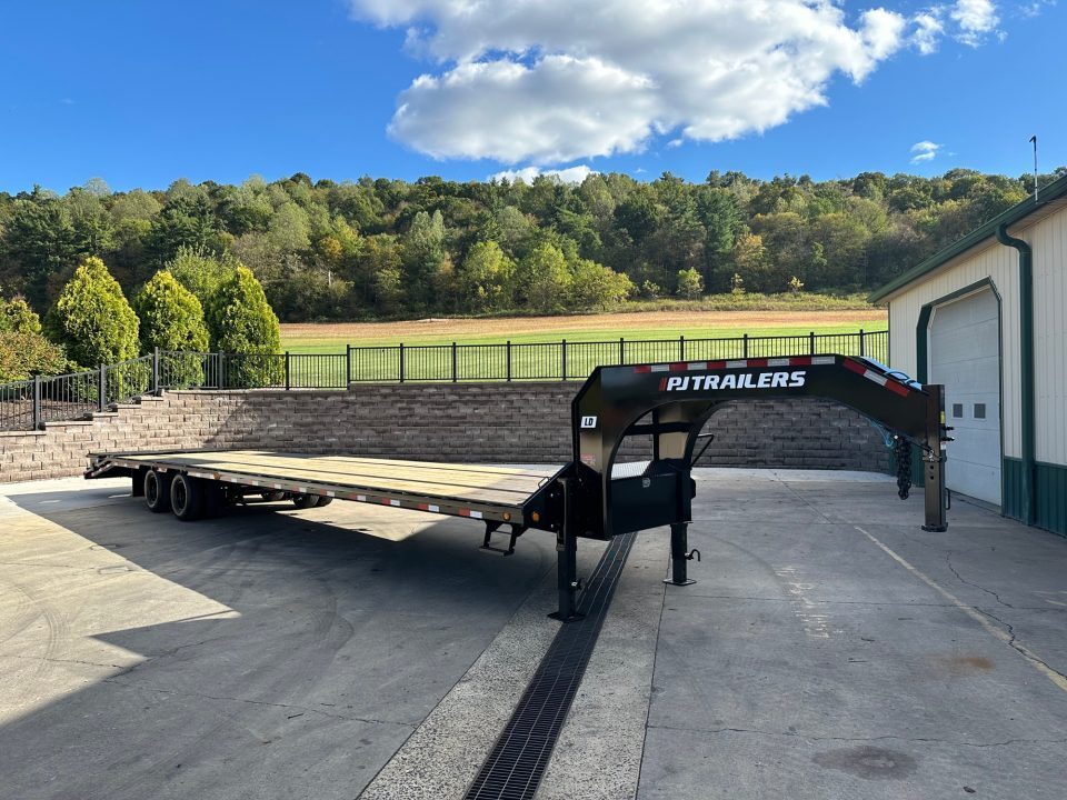 2026 PJ Trailers LD in Cocolamus, PA