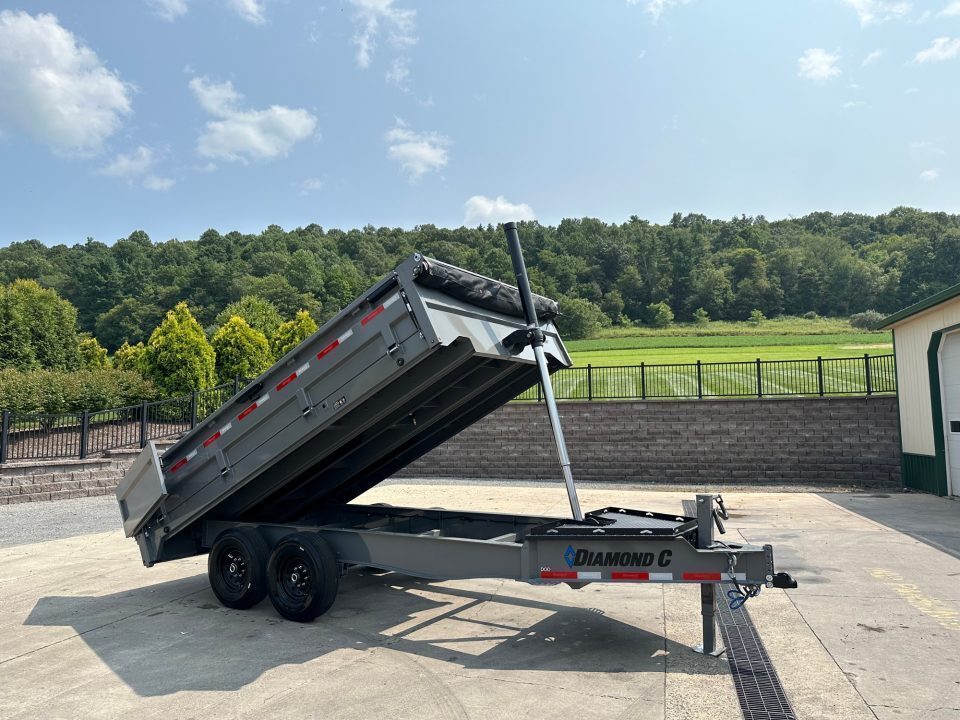 2026 DIAMOND C DOD207 in Milan, PA