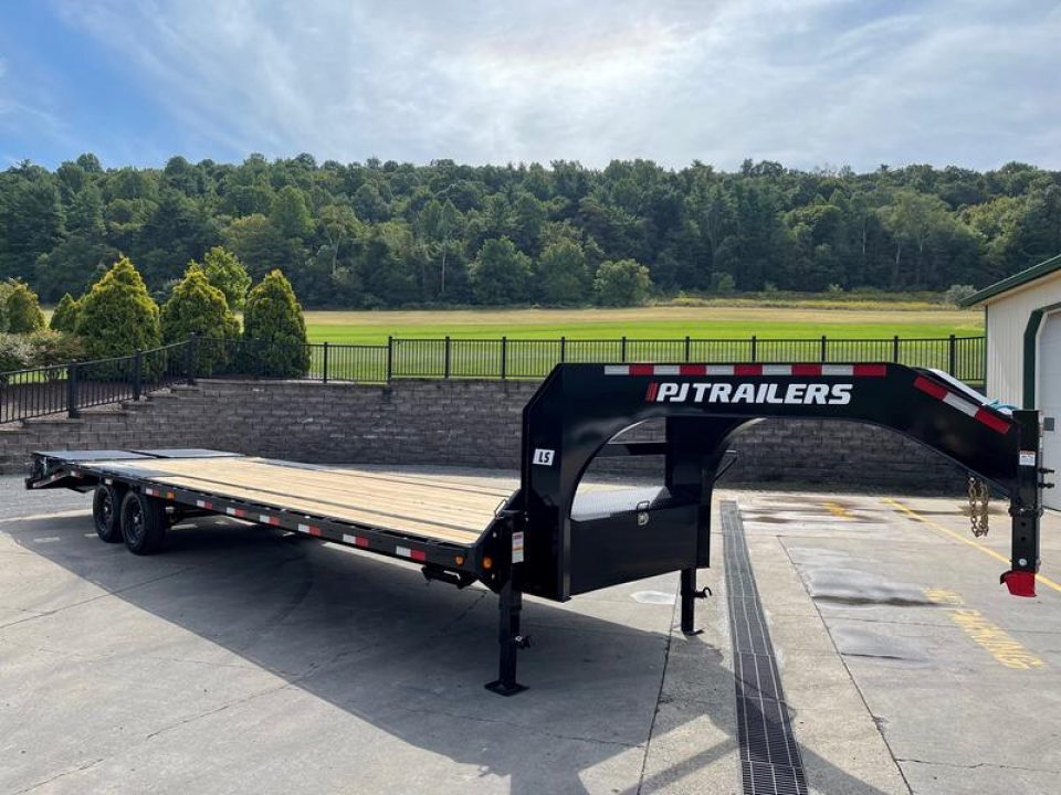 2026 PJ Trailers LS 30' in Cocolamus, PA