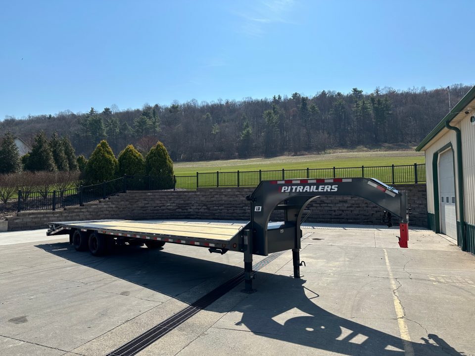 2026 PJ Trailers LD in Cocolamus, PA