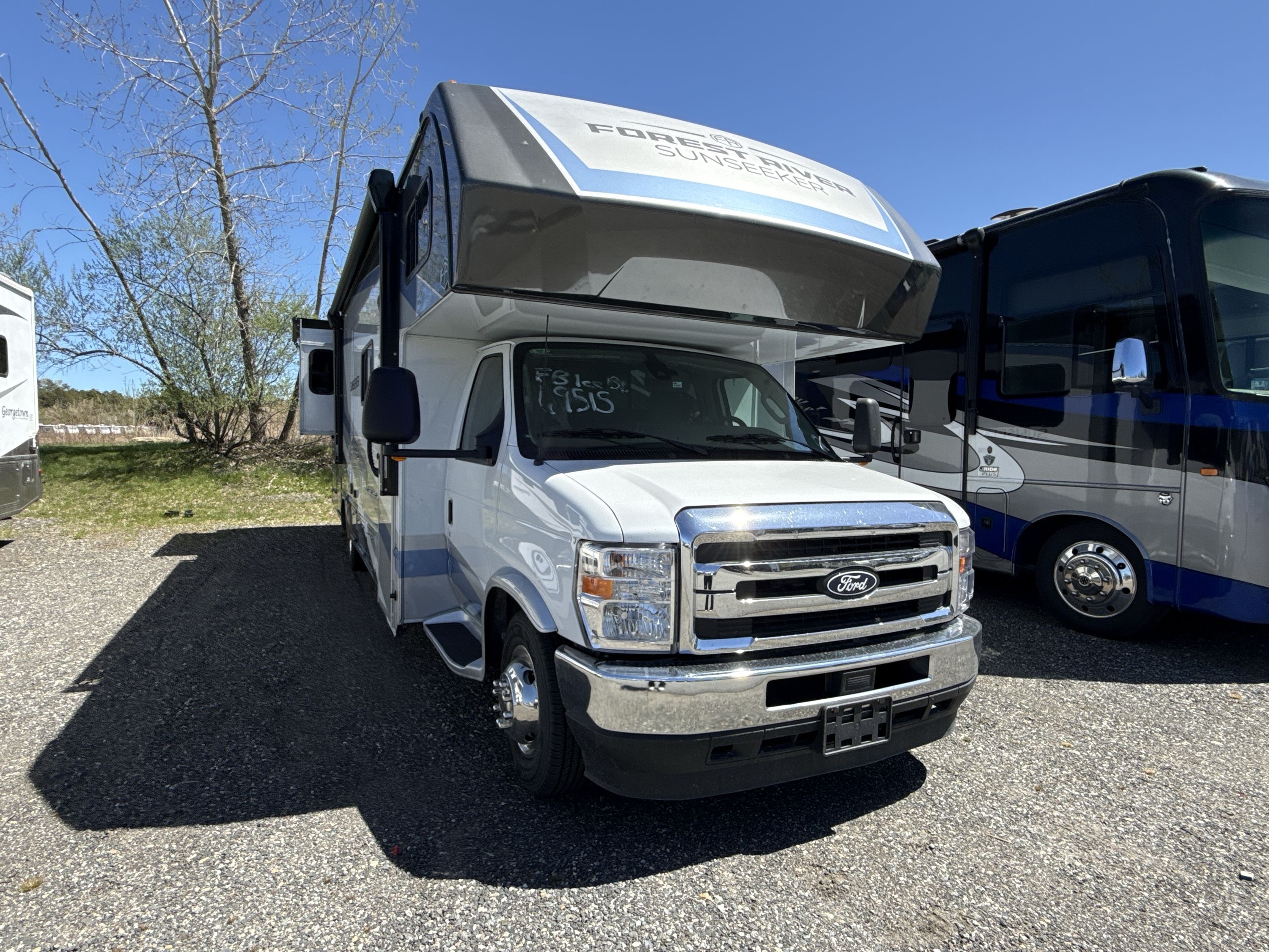 2026 Forest River SUNSEEKER 3010DSF in uxbridge MA