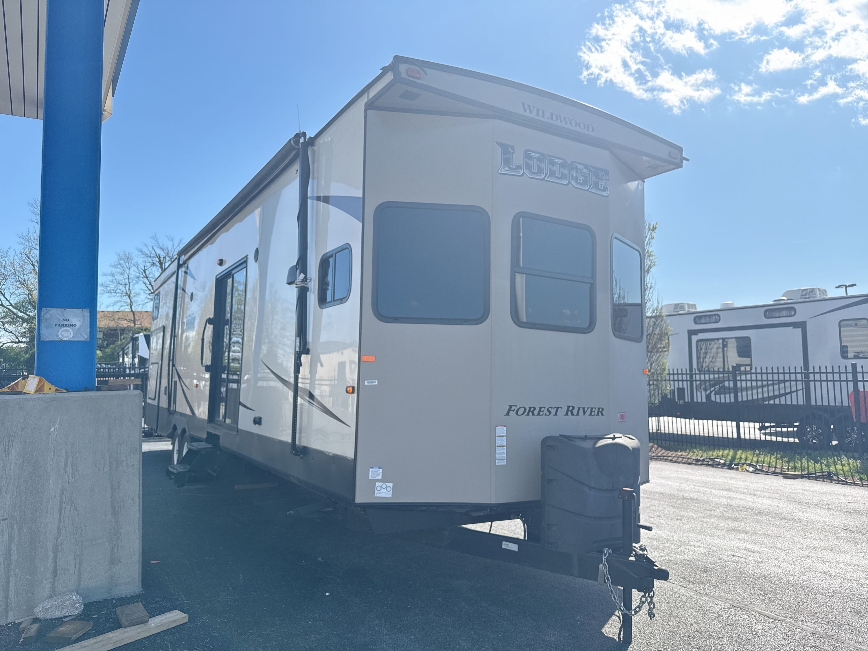 2017 Forest River WILDWOOD LODGE 4102BFK RV