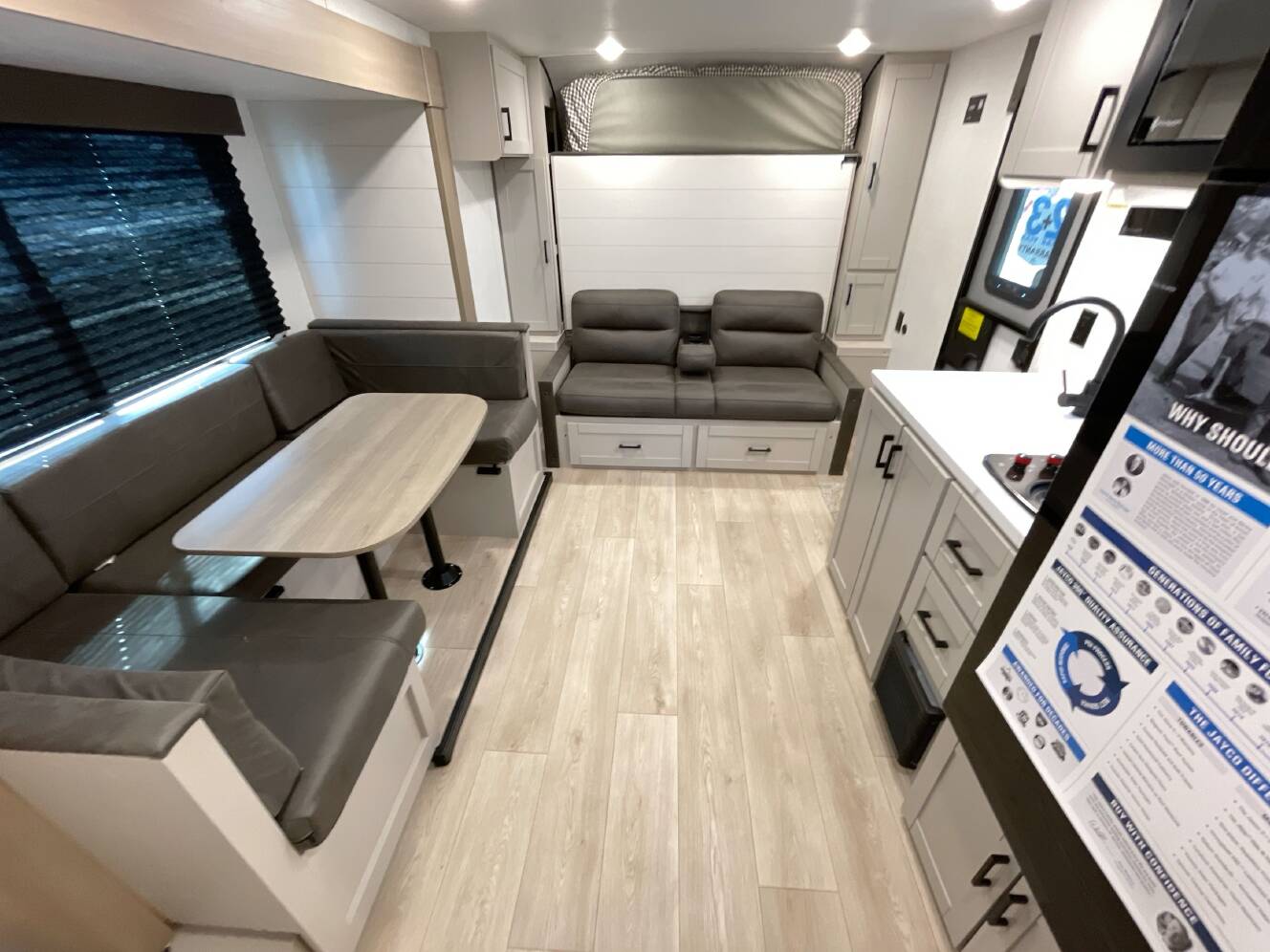 A photo of this 2027 Jayco JAY FLIGHT 197MB