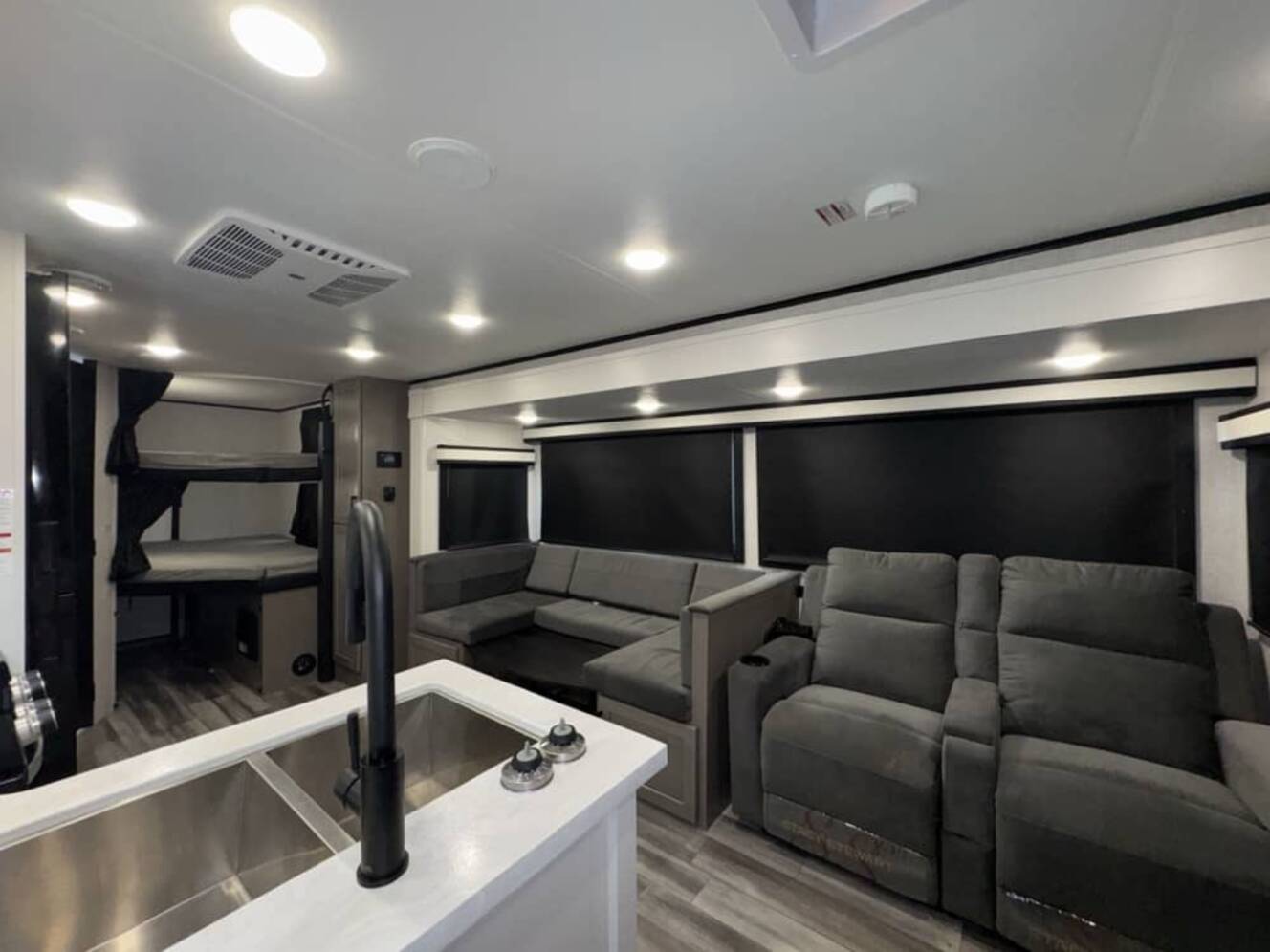 A photo of this 2025 Jayco JAY FEATHER 29QBH
