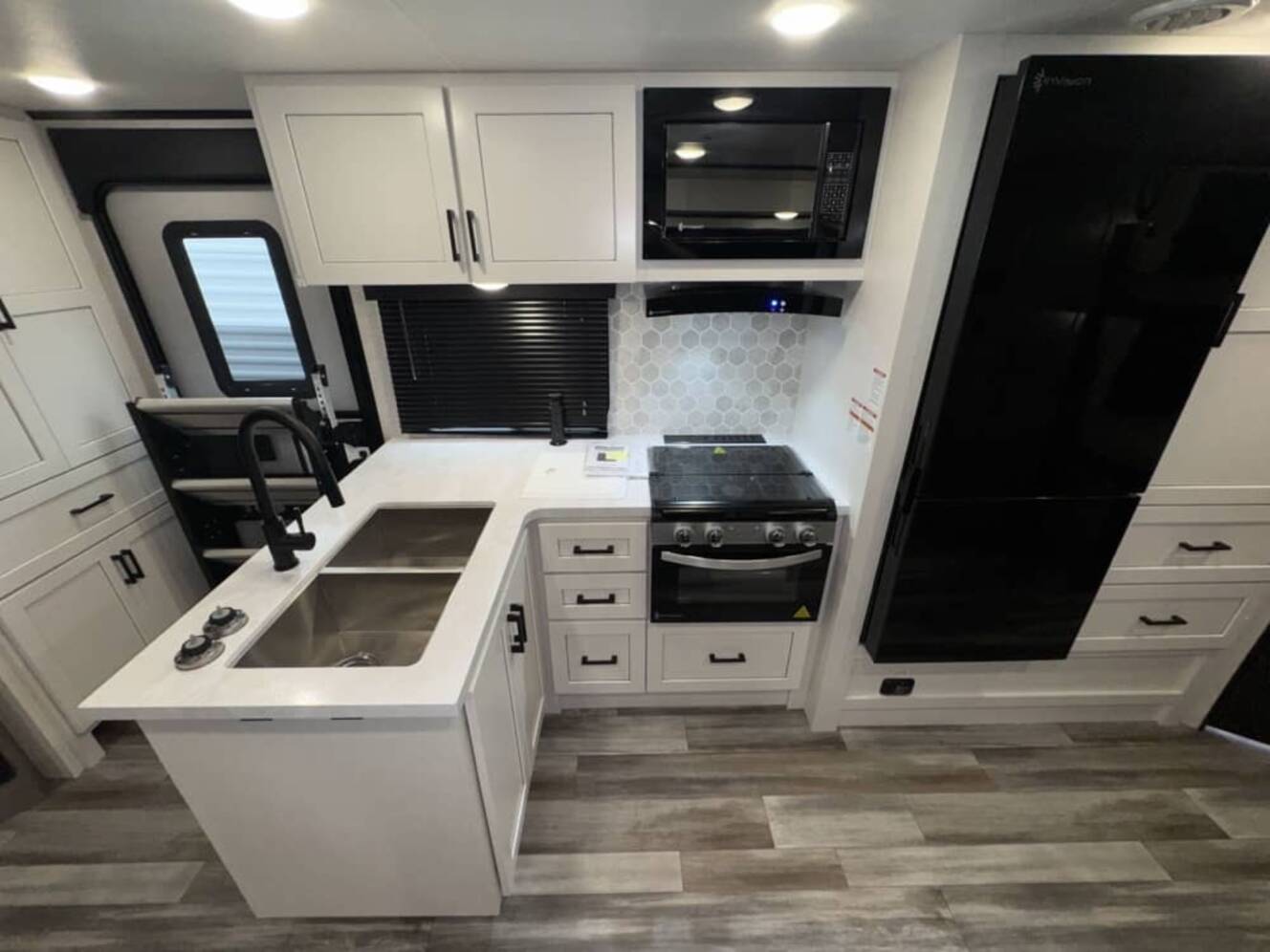 A photo of this 2025 Jayco JAY FEATHER 29QBH
