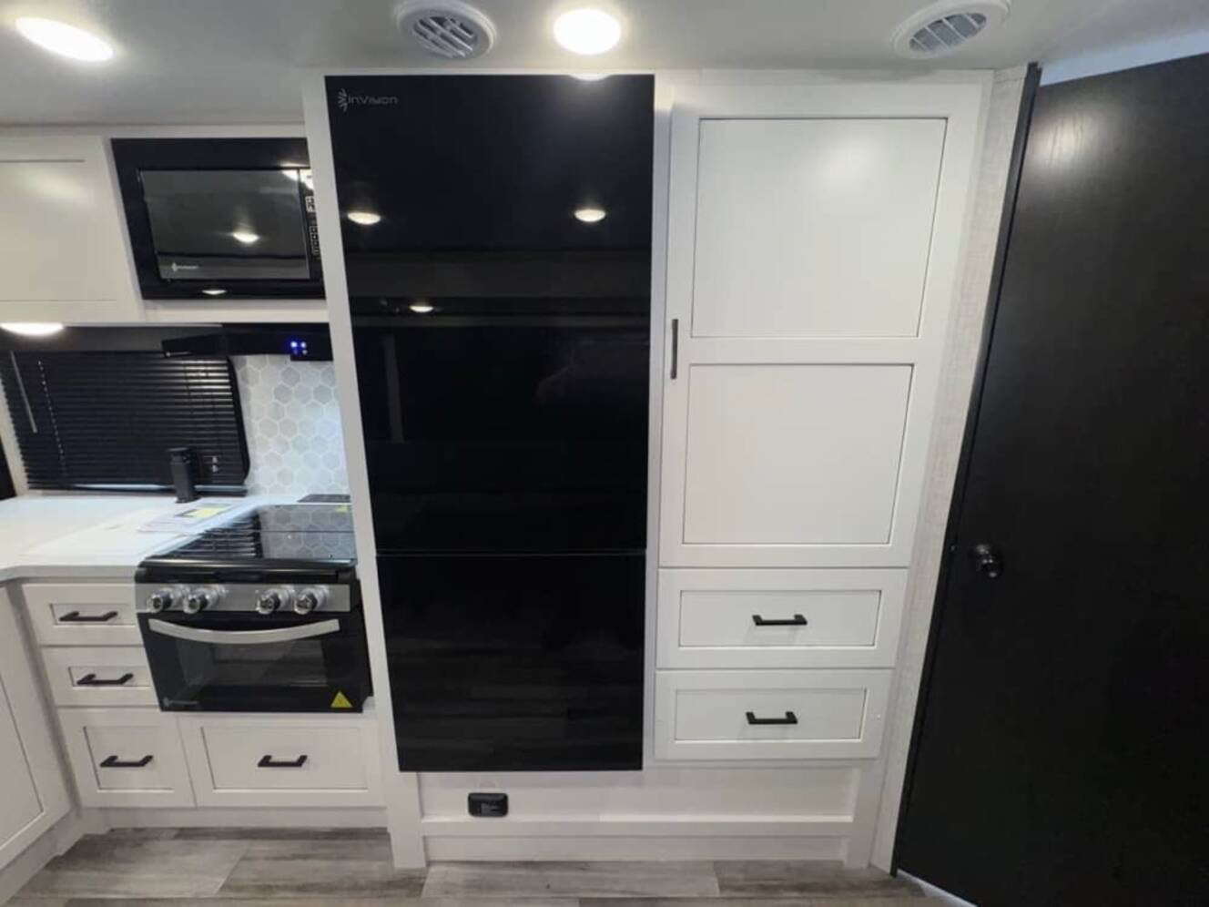 A photo of this 2025 Jayco JAY FEATHER 29QBH