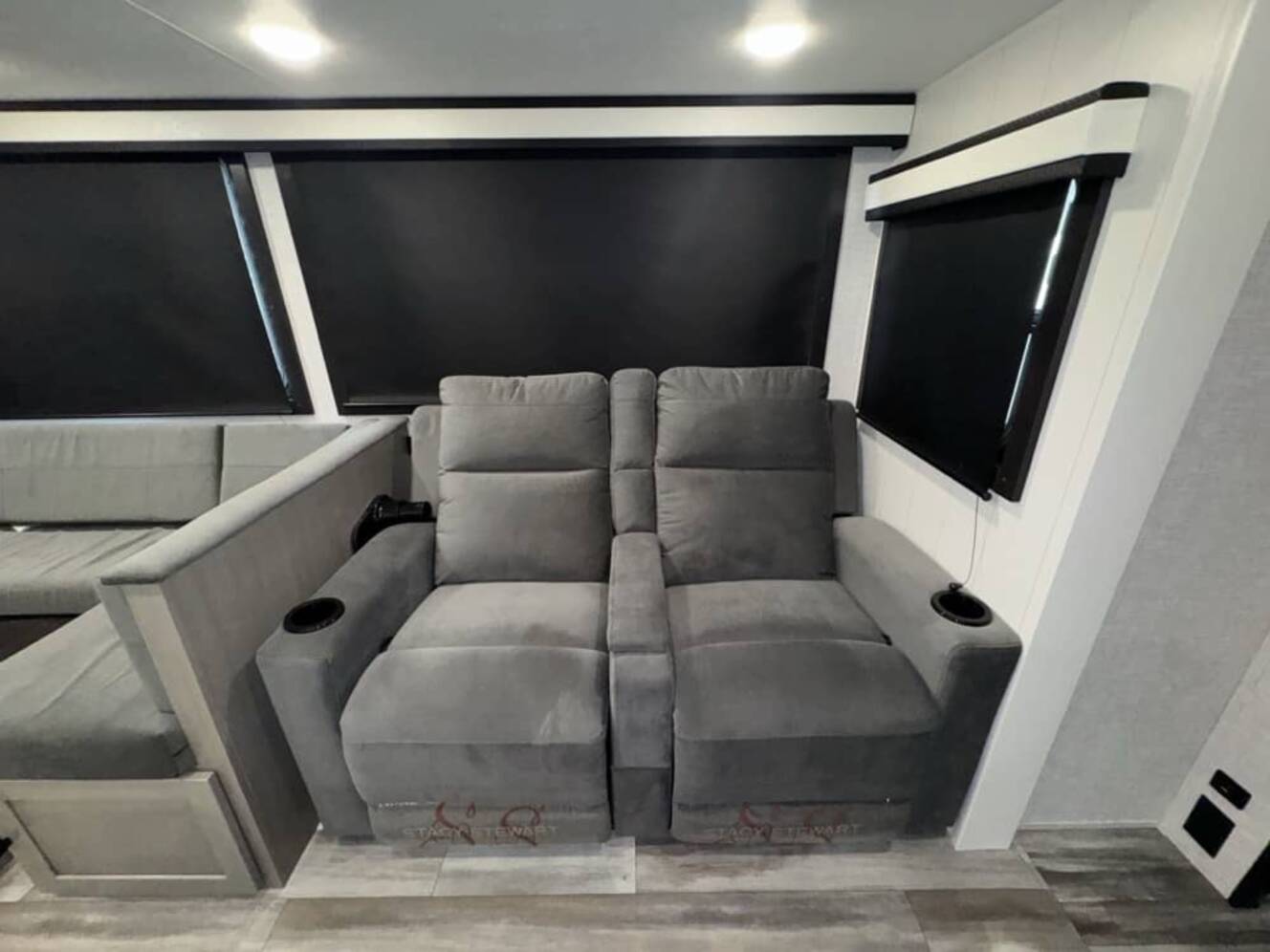 A photo of this 2025 Jayco JAY FEATHER 29QBH