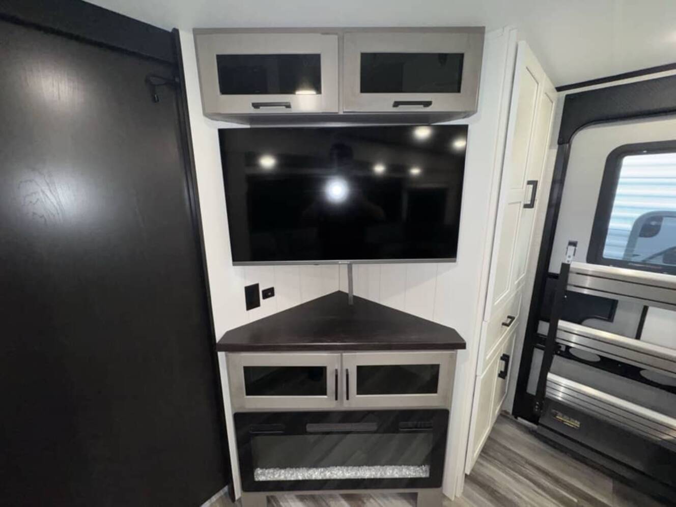 A photo of this 2025 Jayco JAY FEATHER 29QBH