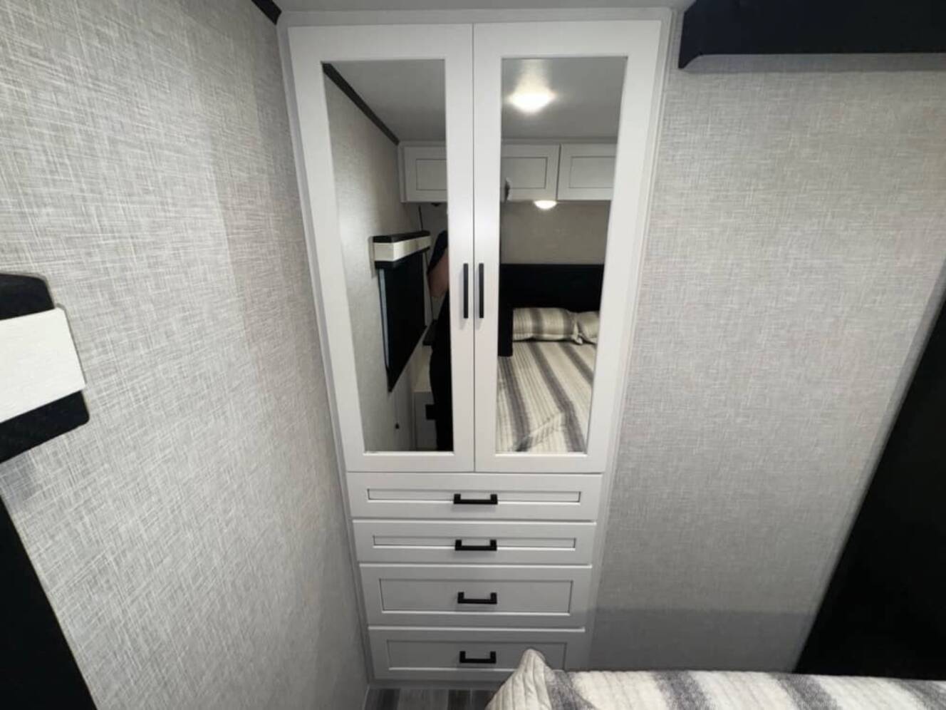 A photo of this 2025 Jayco JAY FEATHER 29QBH