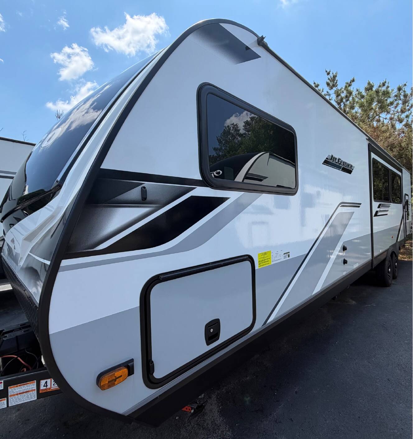 A photo of this 2025 Jayco JAY FEATHER 29QBH