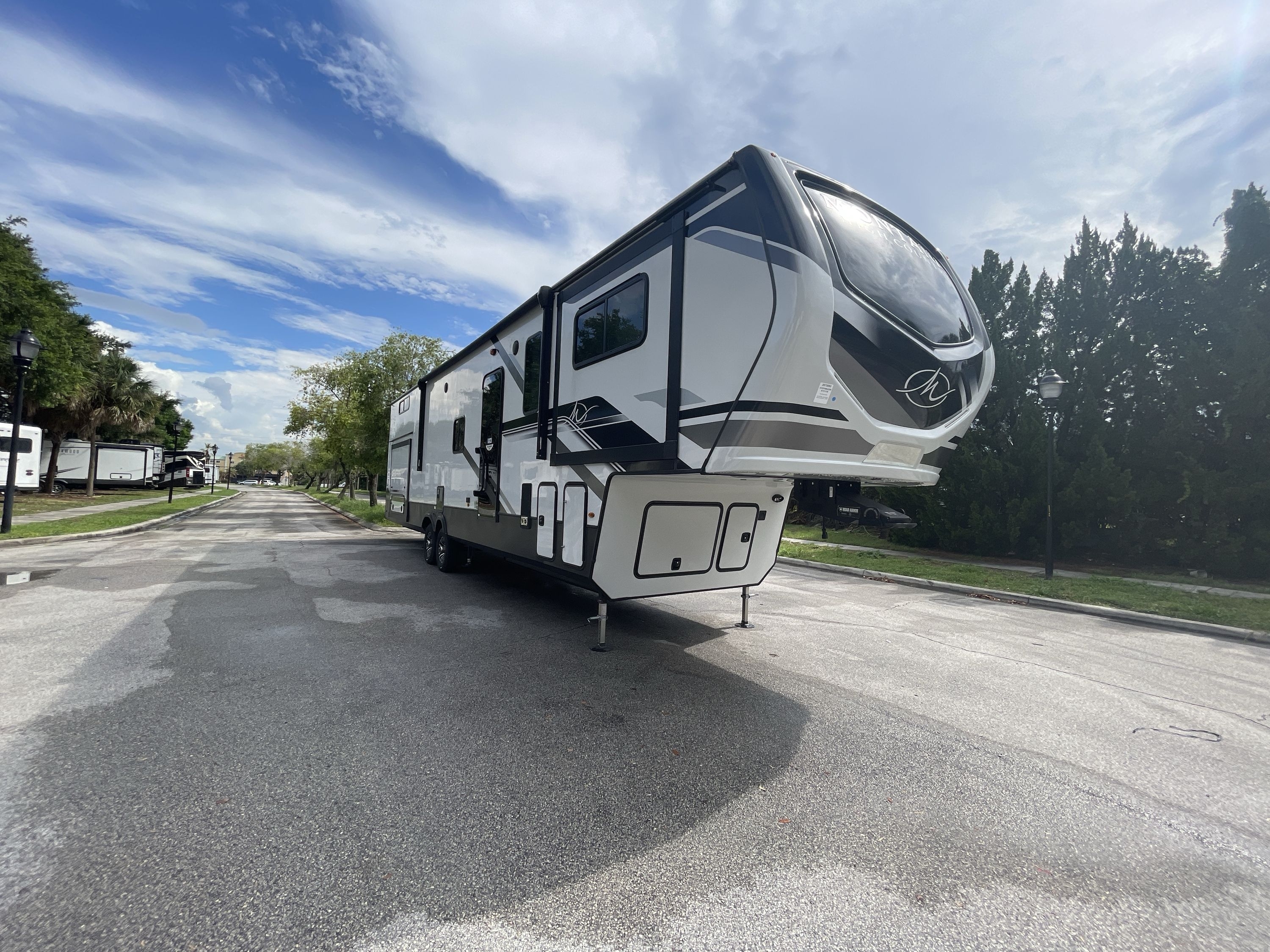 2024 Keystone MONTANA HIGH COUNTRY 377FL RV