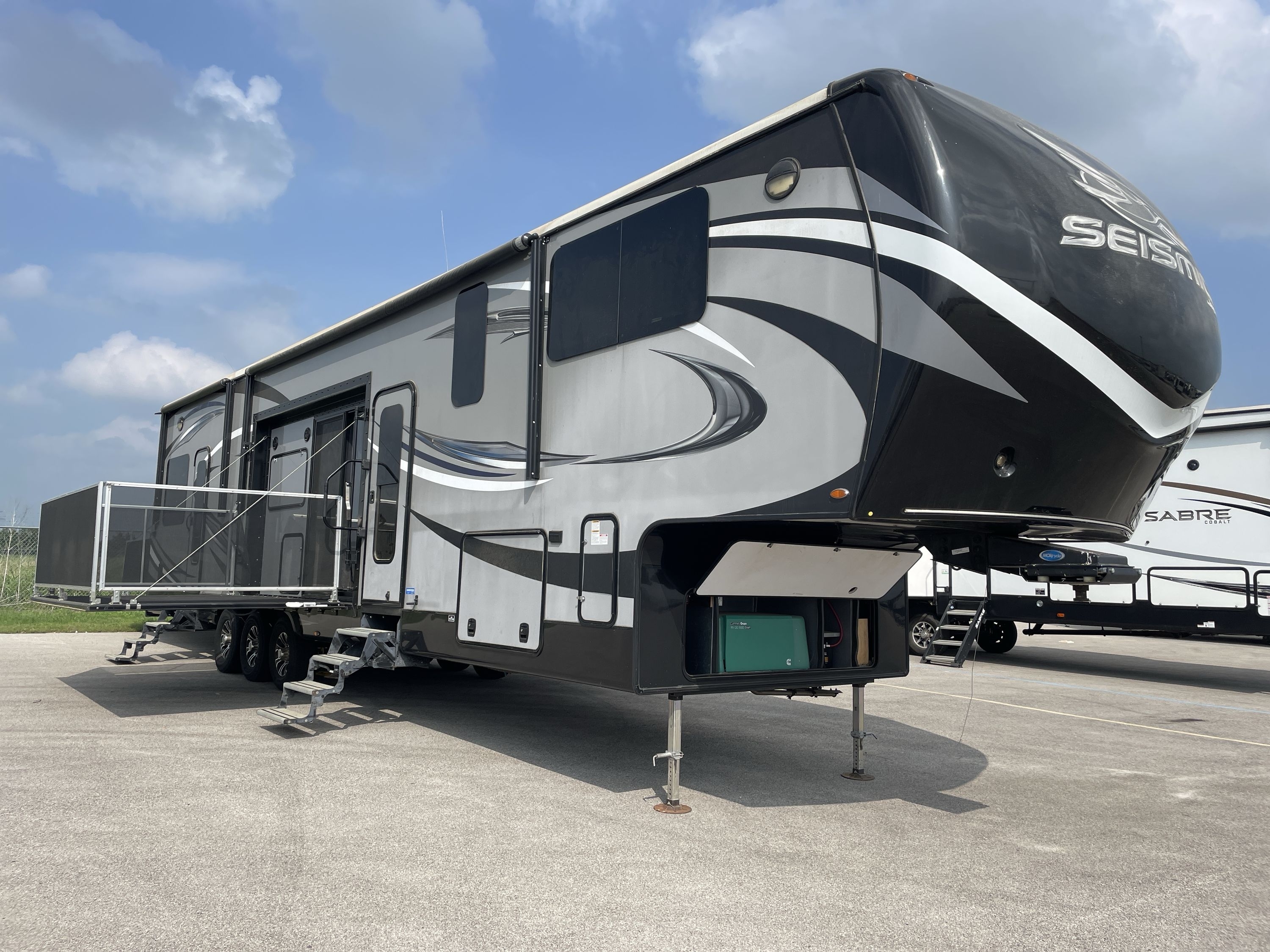 2017 Jayco SEISMIC 4212 in alvarado TX