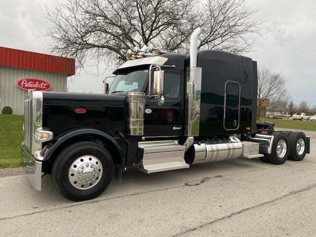 2025 PETERBILT 589 in Zanesville, OH