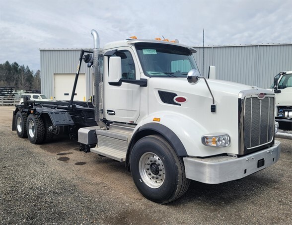 2024 PETERBILT 567 in Grove City, OH