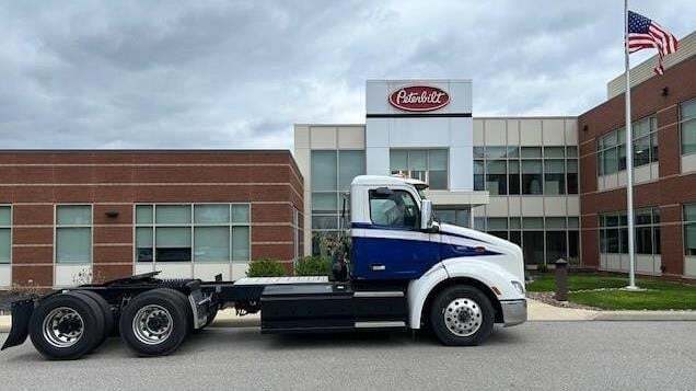 2025 PETERBILT 579 in Broadview Heights, OH