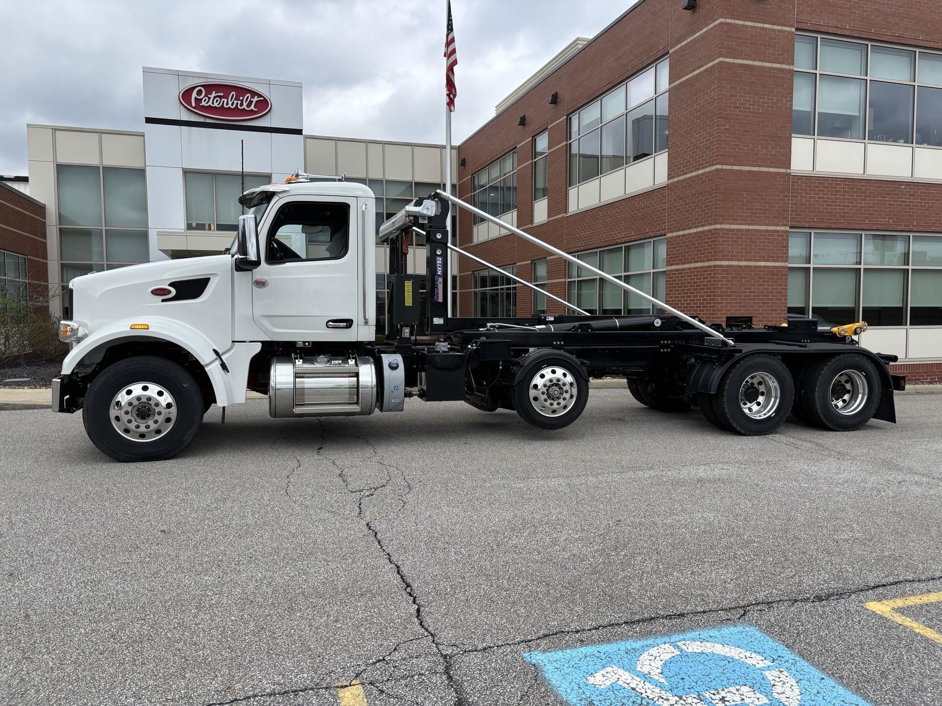 2025 PETERBILT 567 in Broadview Heights, OH