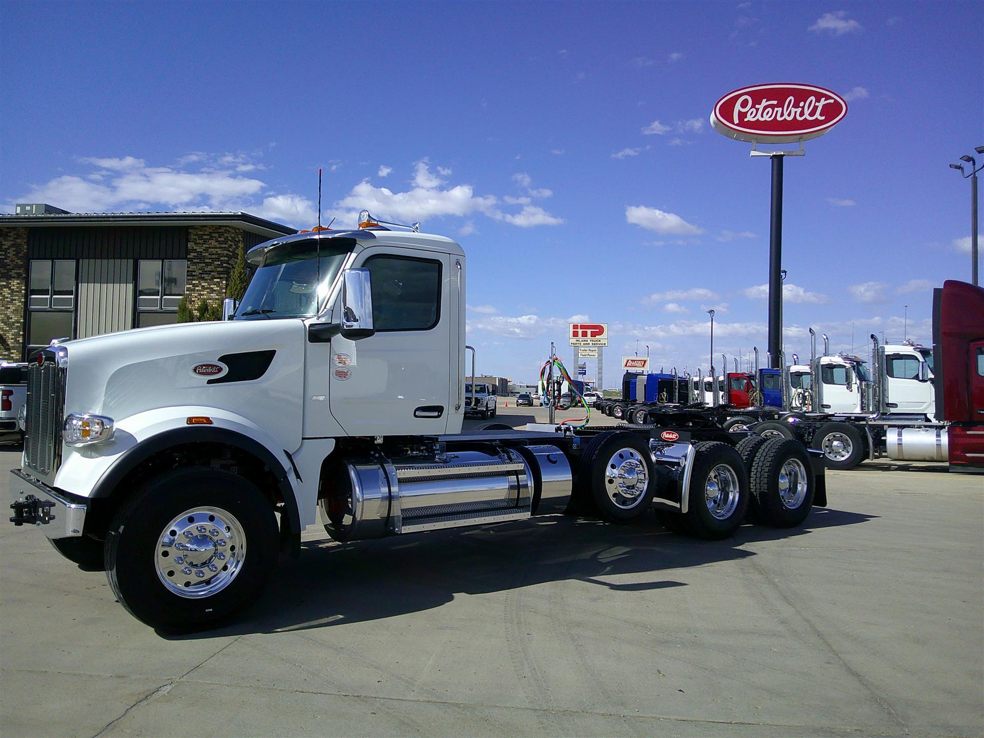 2027 PETERBILT 567 in Fargo, ND