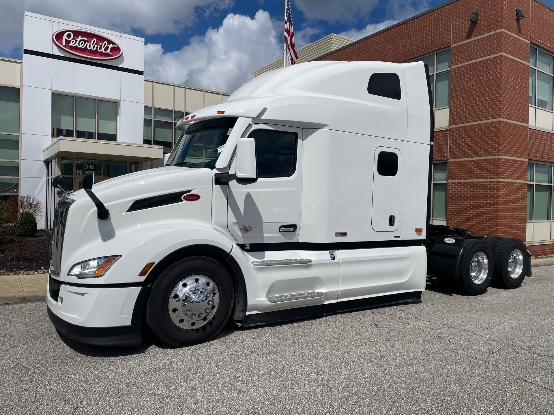 2027 PETERBILT 579 in Broadview Heights, OH