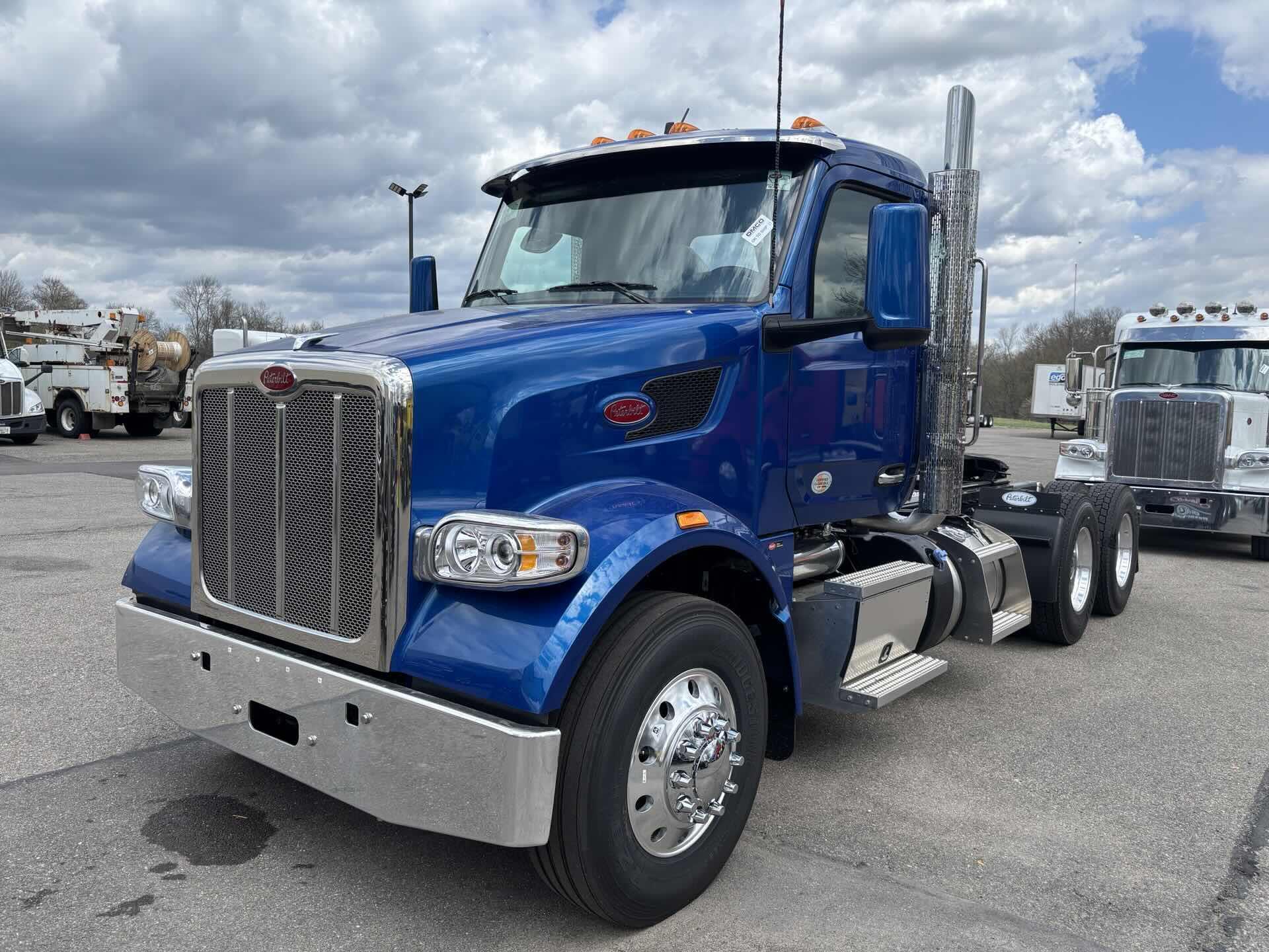 2027 PETERBILT 567 in Zanesville, OH