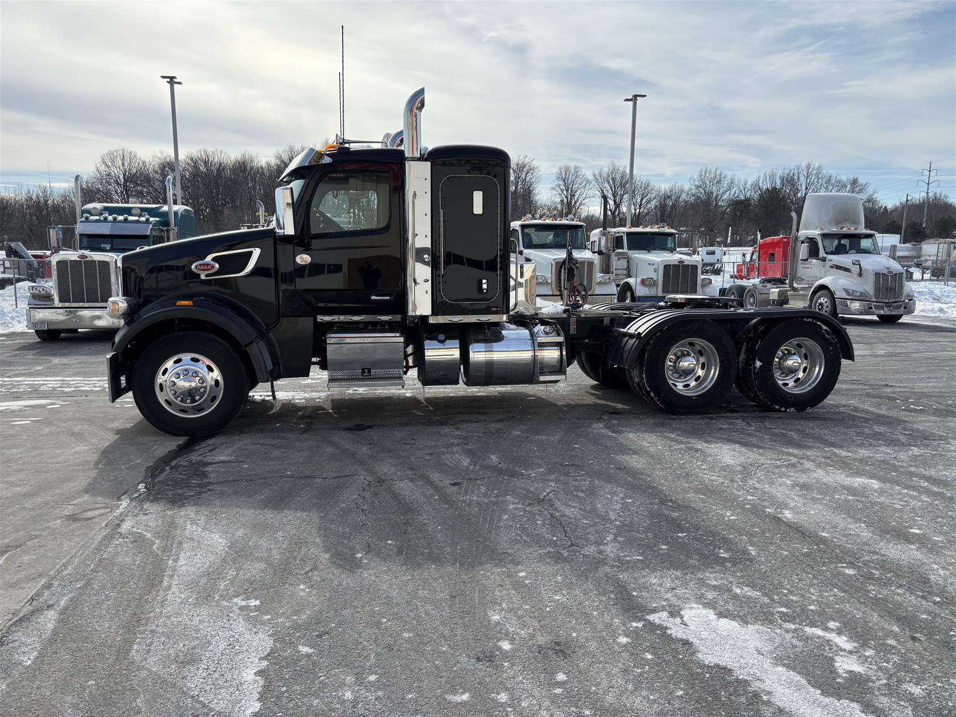 2025 PETERBILT 567 in Canton, OH