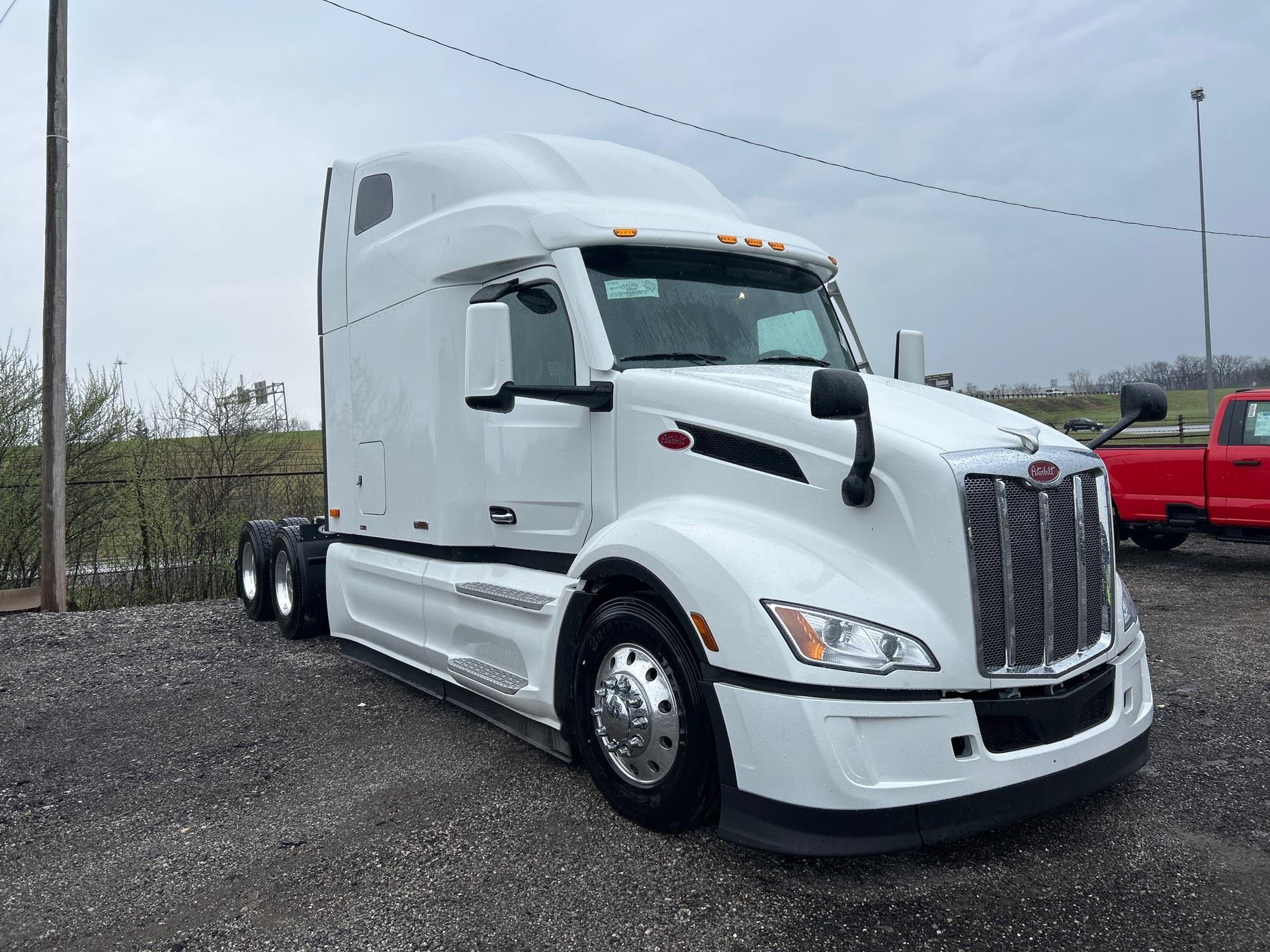 2027 PETERBILT 579 in Youngstown, OH