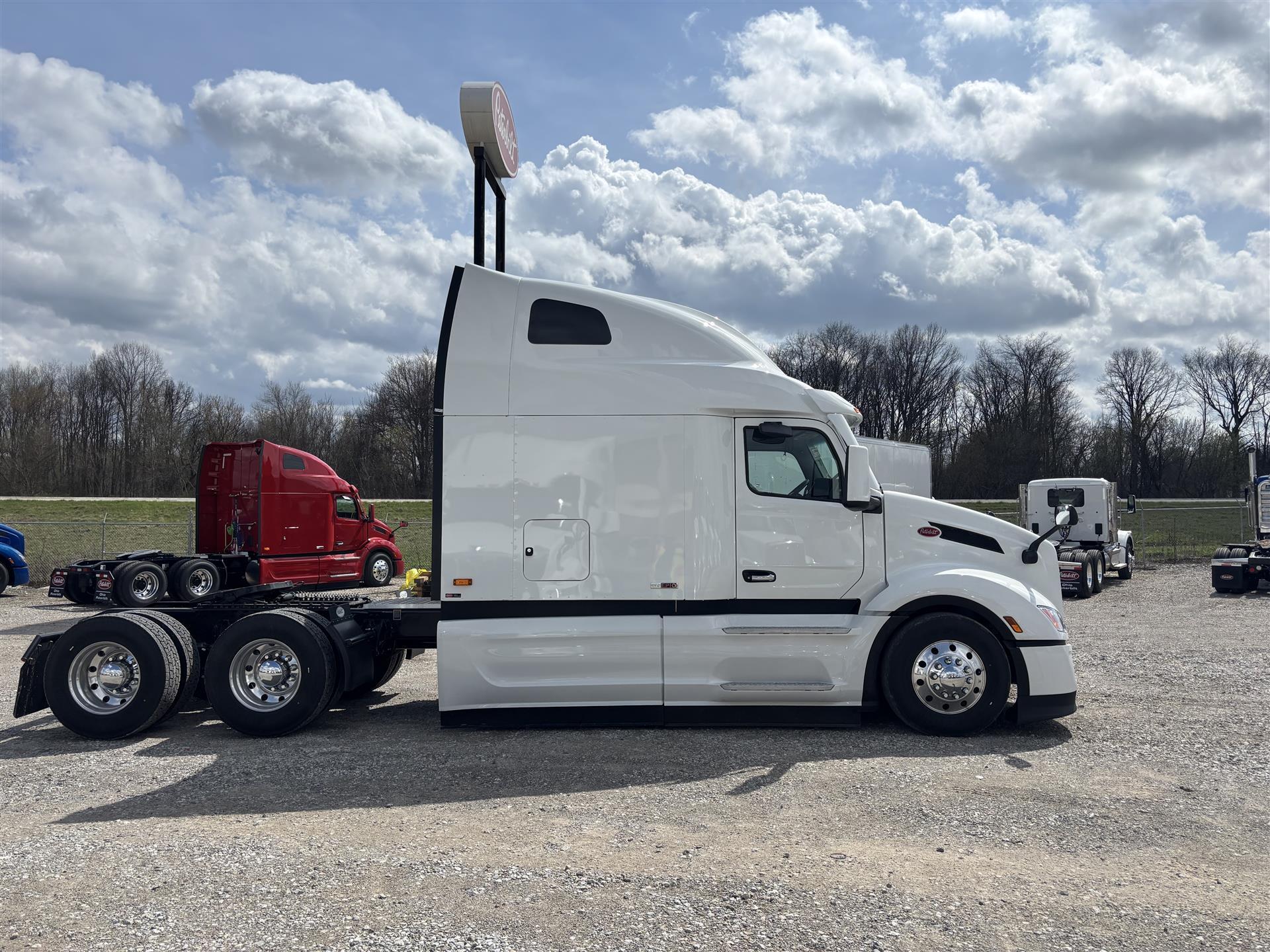 2027 PETERBILT 579 in Canton, OH