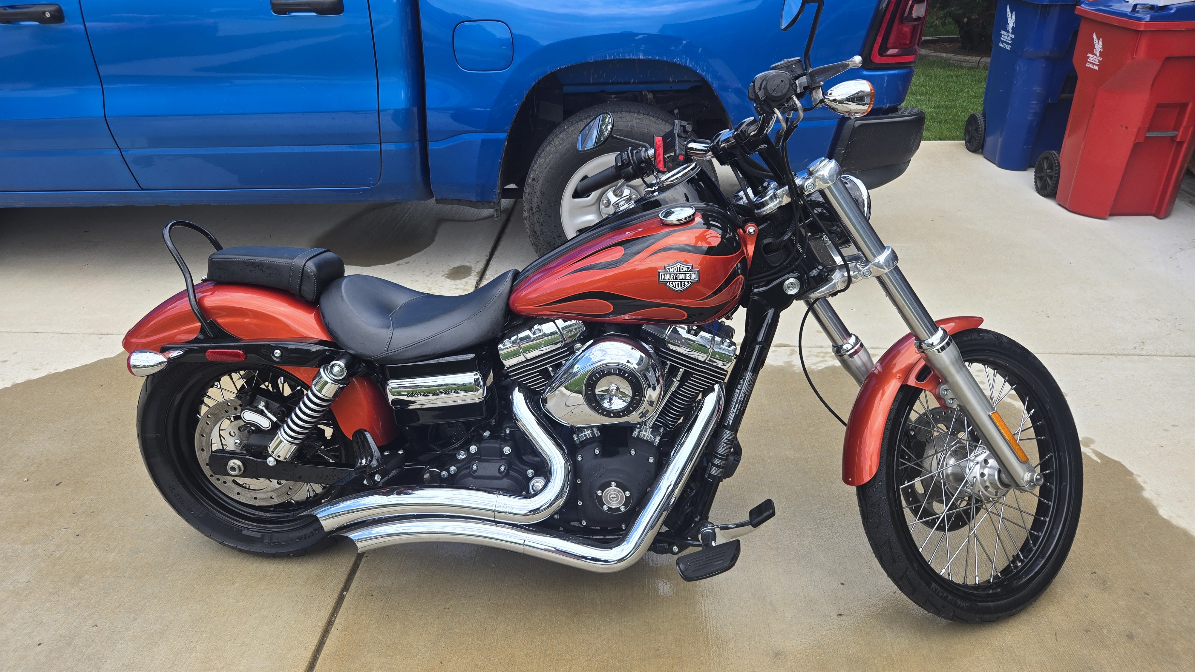 2011 Harley-Davidson DYNA WIDE GLIDE Cruiser motorcycle