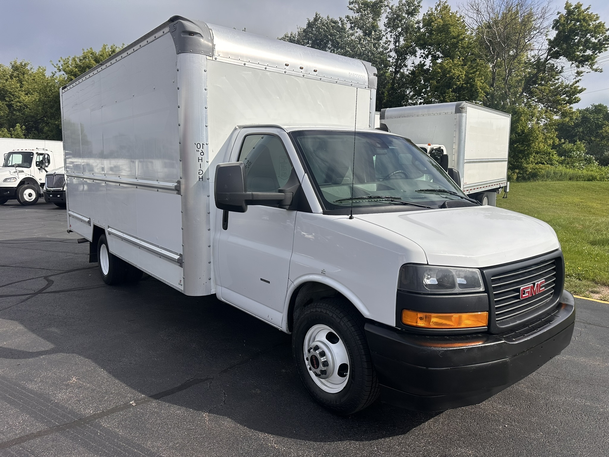 2021 GMC SAVANA in Marengo, IL