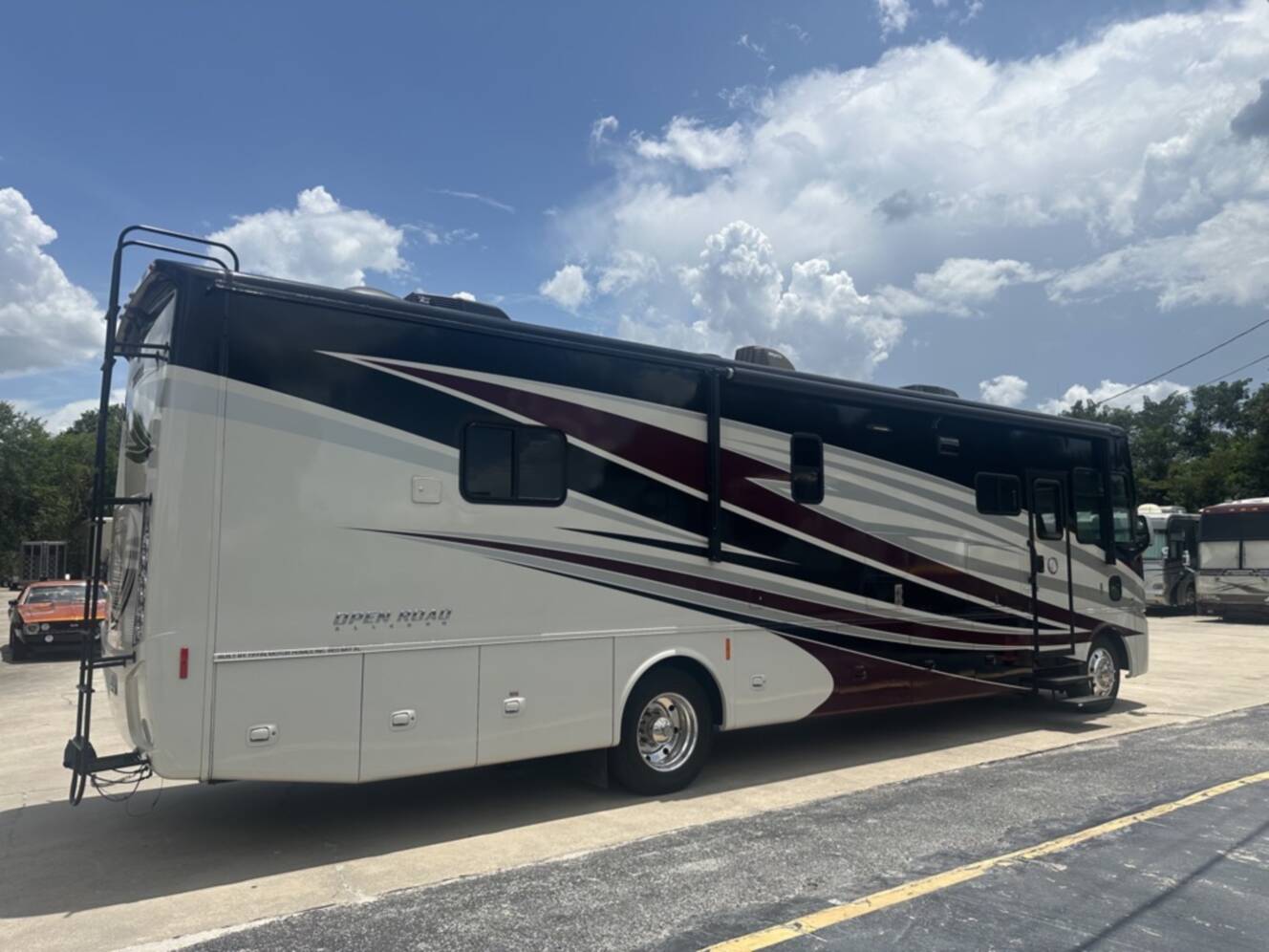 A photo of this 2018 Tiffin Motorhomes ALLEGRO OPEN ROAD 36LA