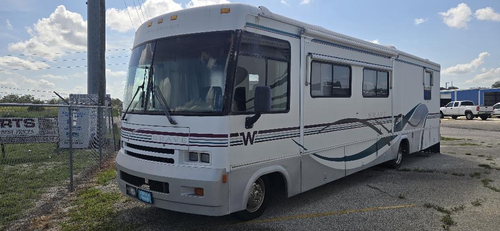 1999 Winnebago BRAVE 35C in sebring FL