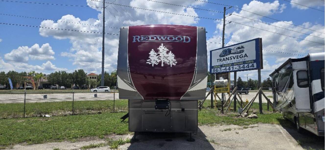 A photo of this 2023 Redwood REDWOOD 4001LK