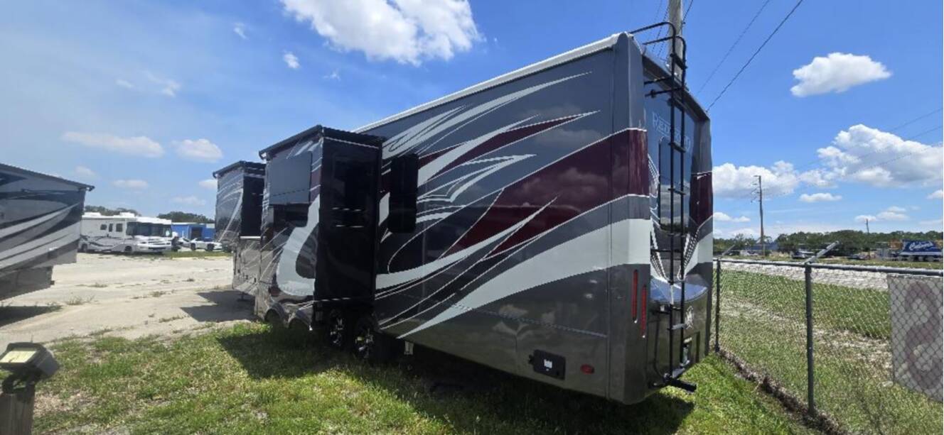 A photo of this 2023 Redwood REDWOOD 4001LK
