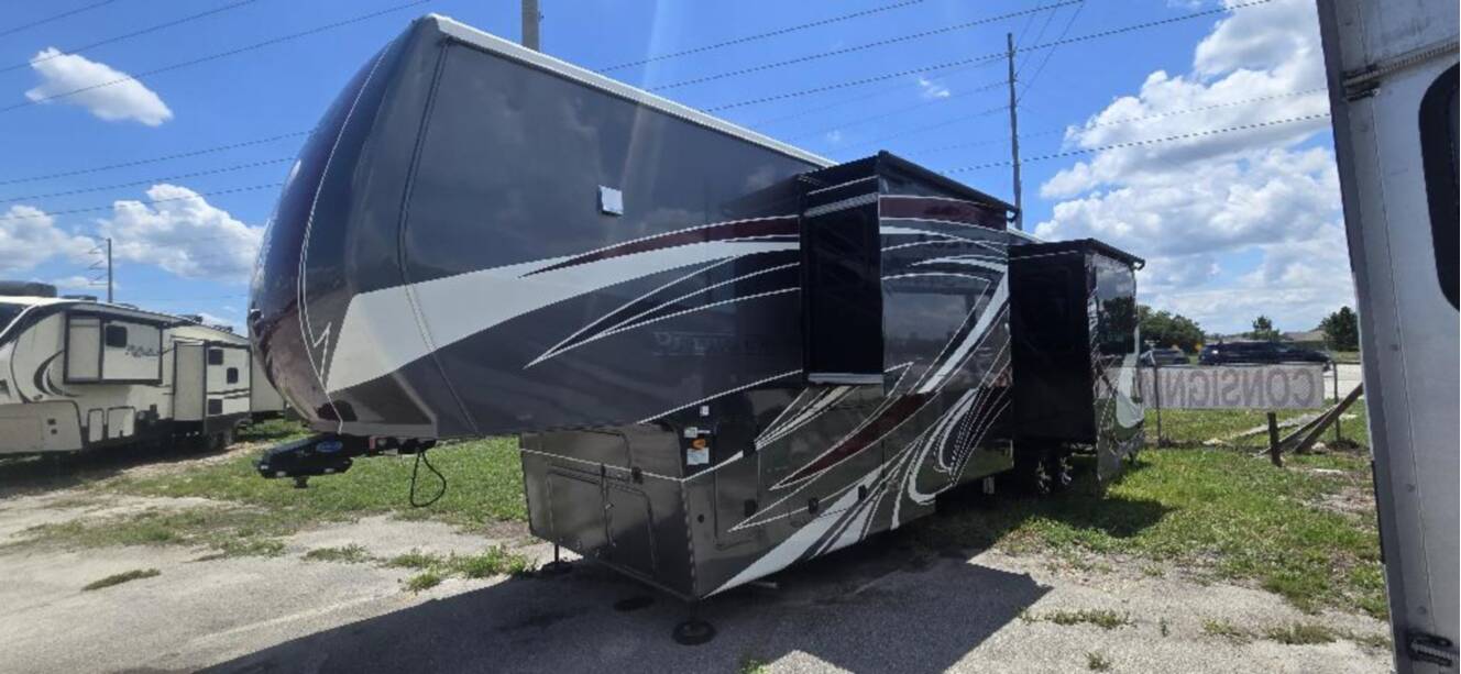 A photo of this 2023 Redwood REDWOOD 4001LK